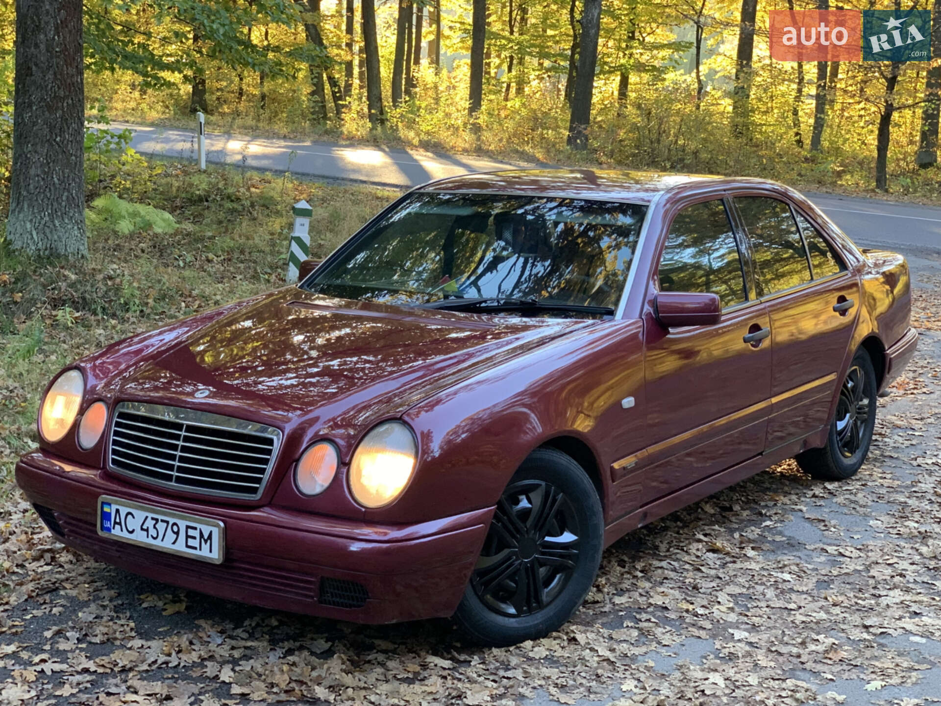 MERCEDES-BENZ E 200 1996
