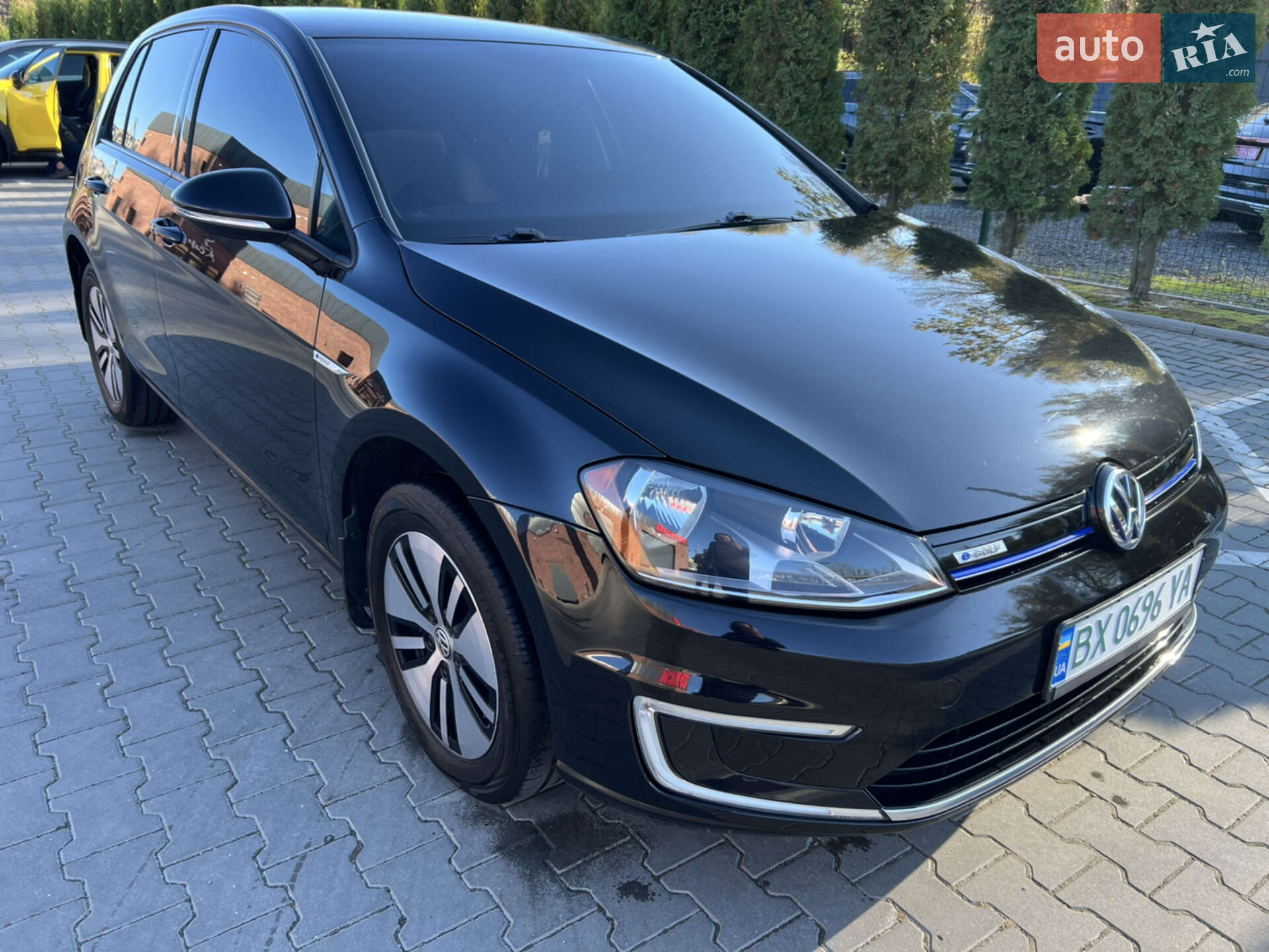 VOLKSWAGEN E-GOLF 2016