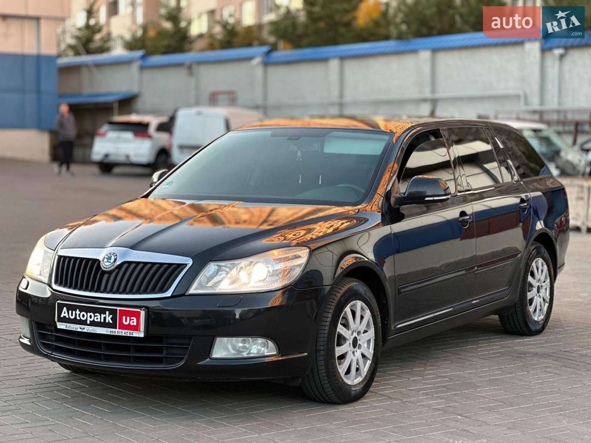 SKODA OCTAVIA COMBI 2011