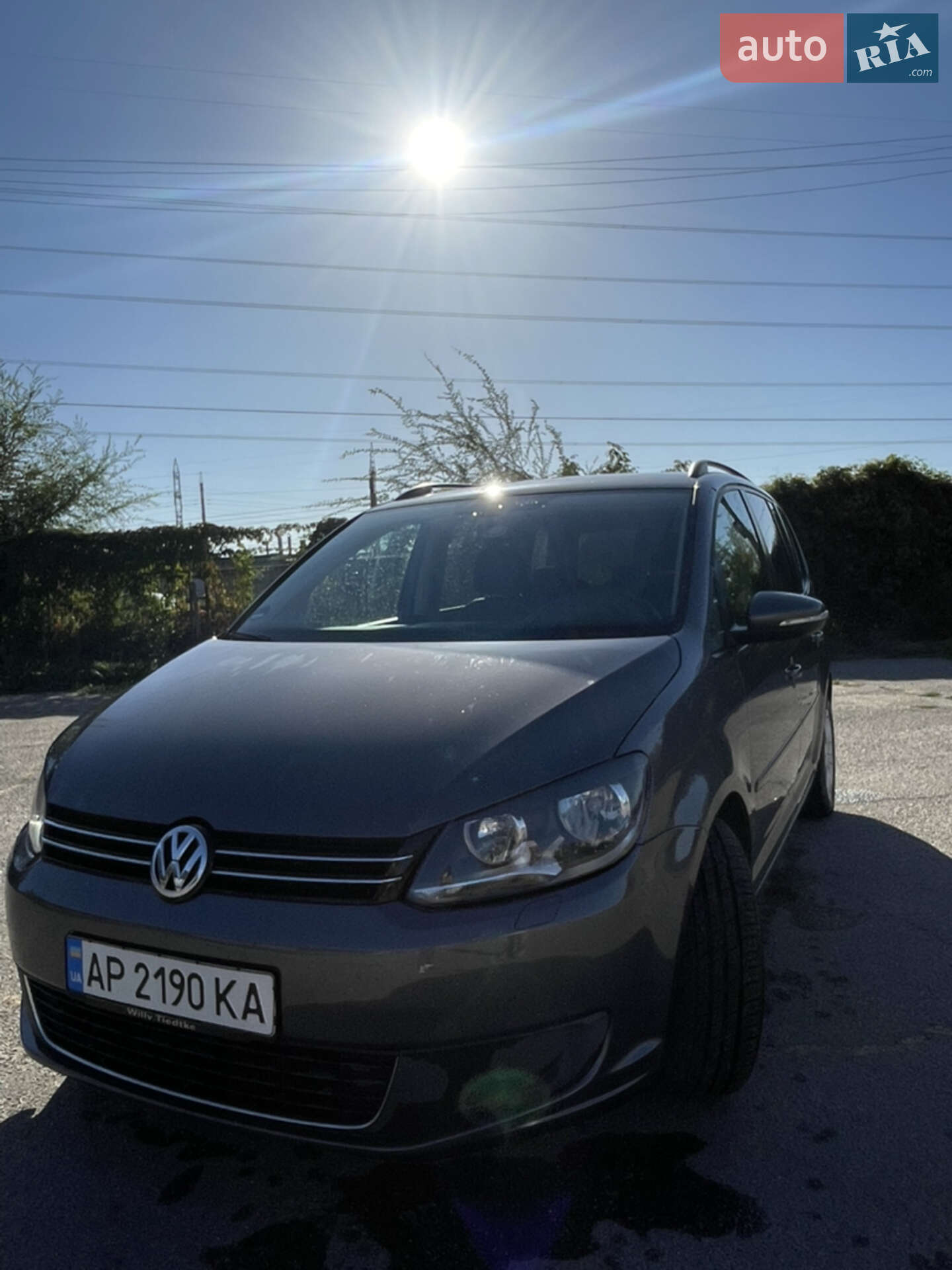 VOLKSWAGEN TOURAN 2011