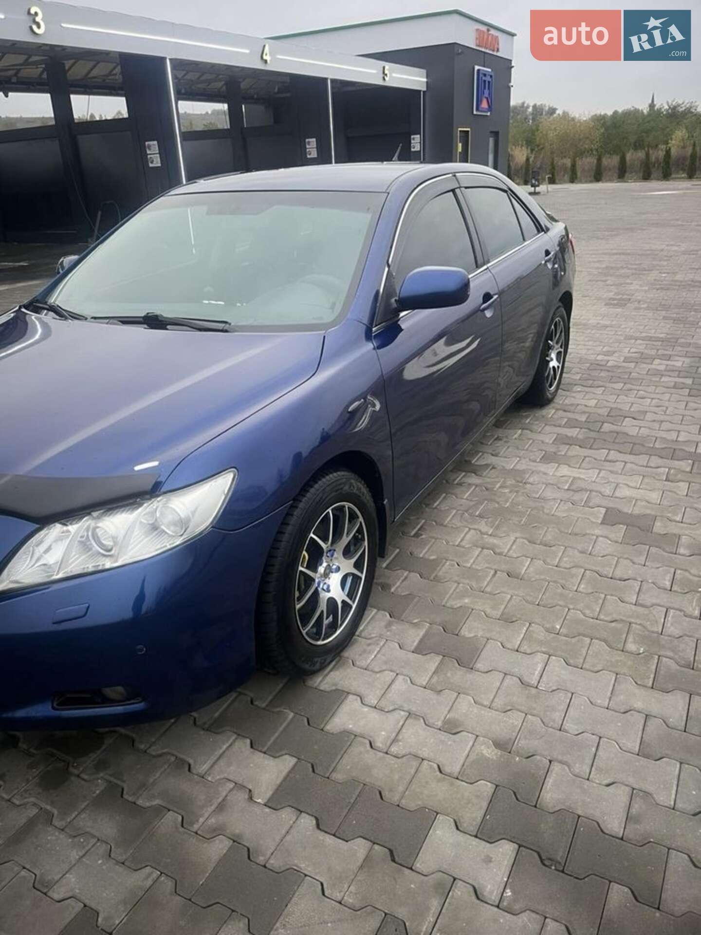 TOYOTA CAMRY