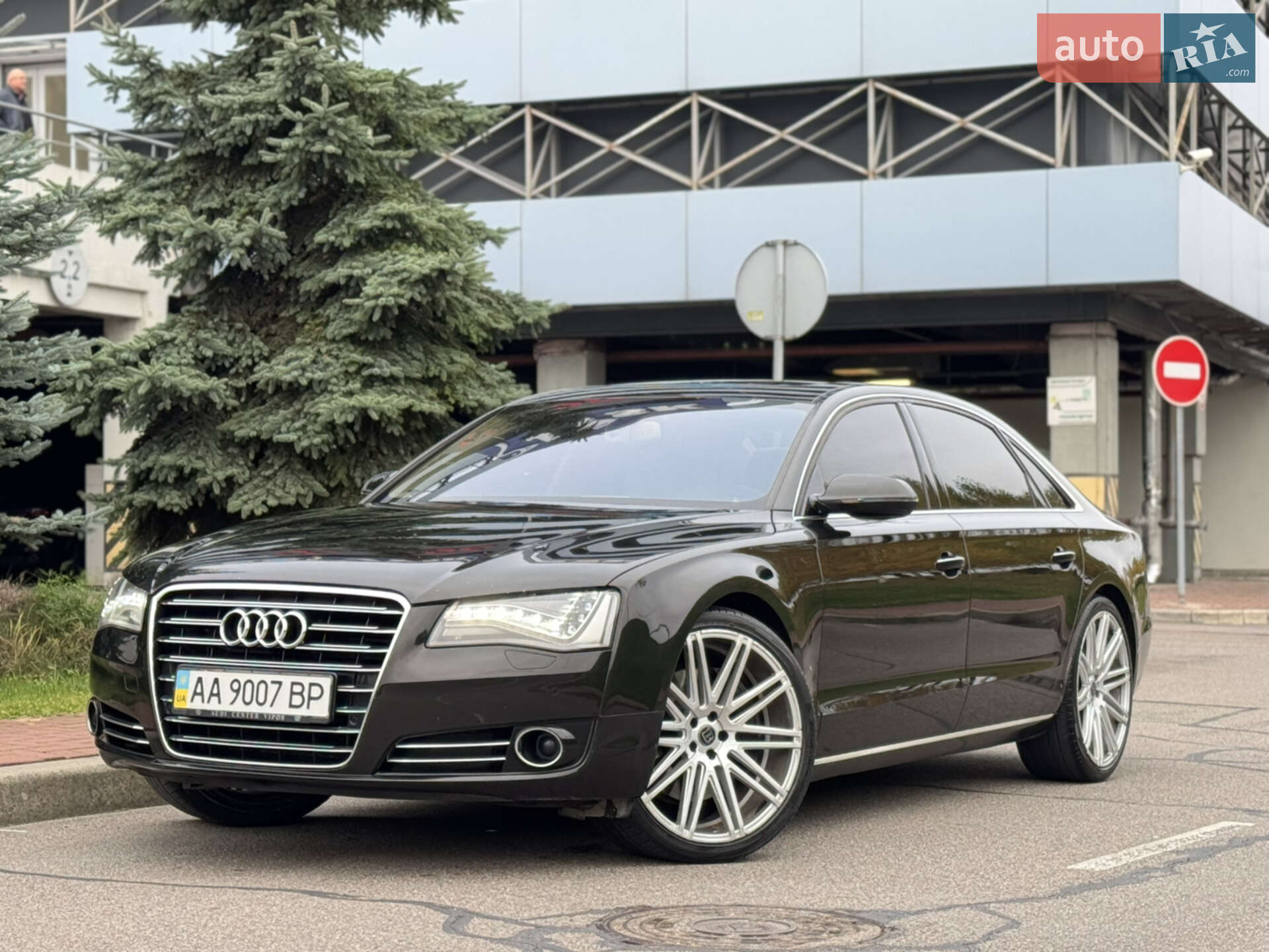 AUDI A8 2011
