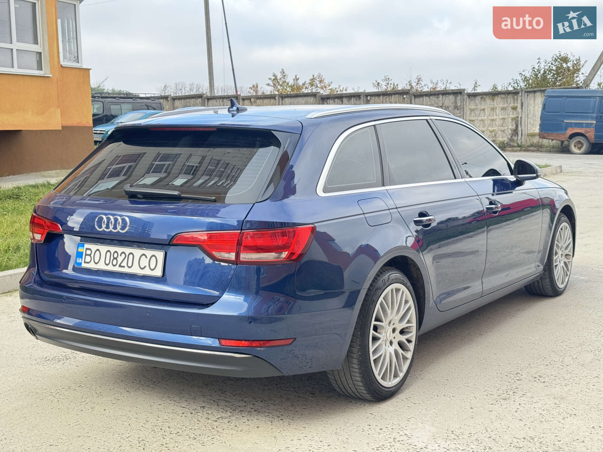 AUDI A4 AVANT 2016