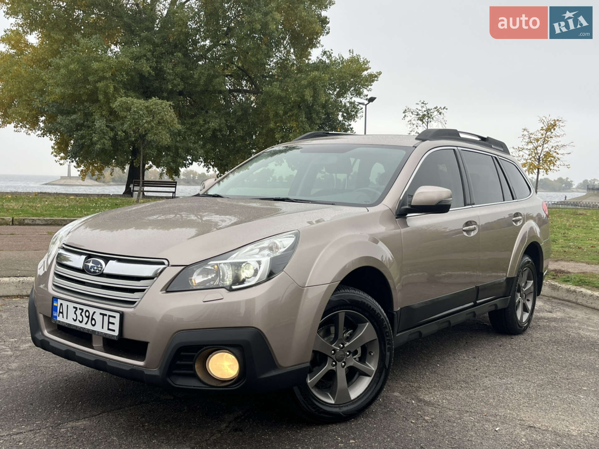 SUBARU OUTBACK 2014