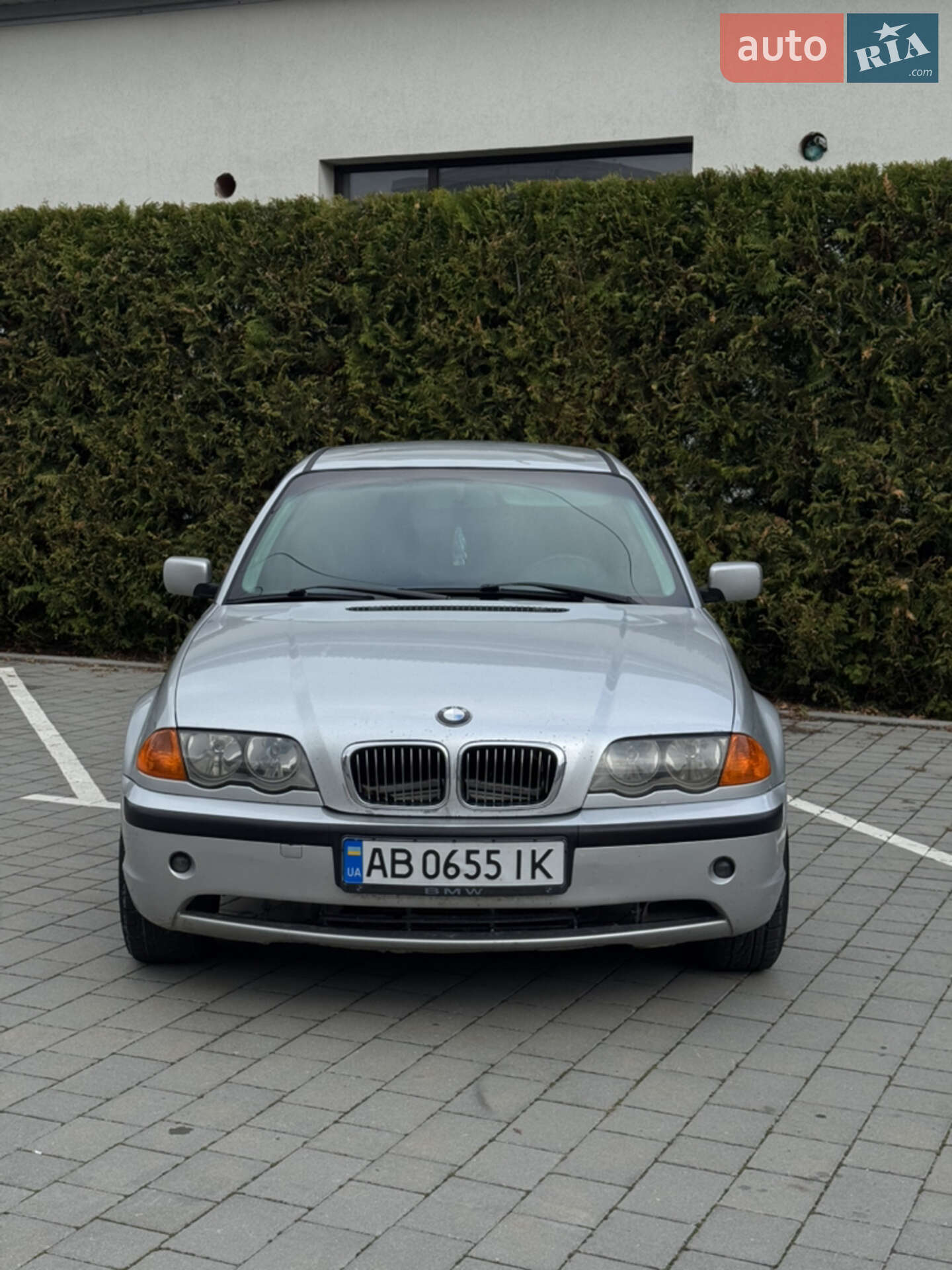 Головне фото звіту автомобіля BMW 320 2000