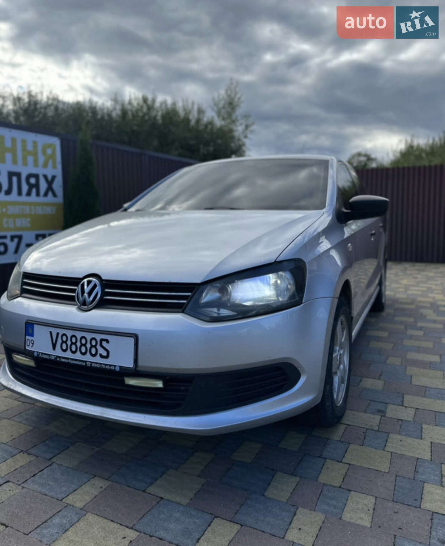 VOLKSWAGEN POLO 2012