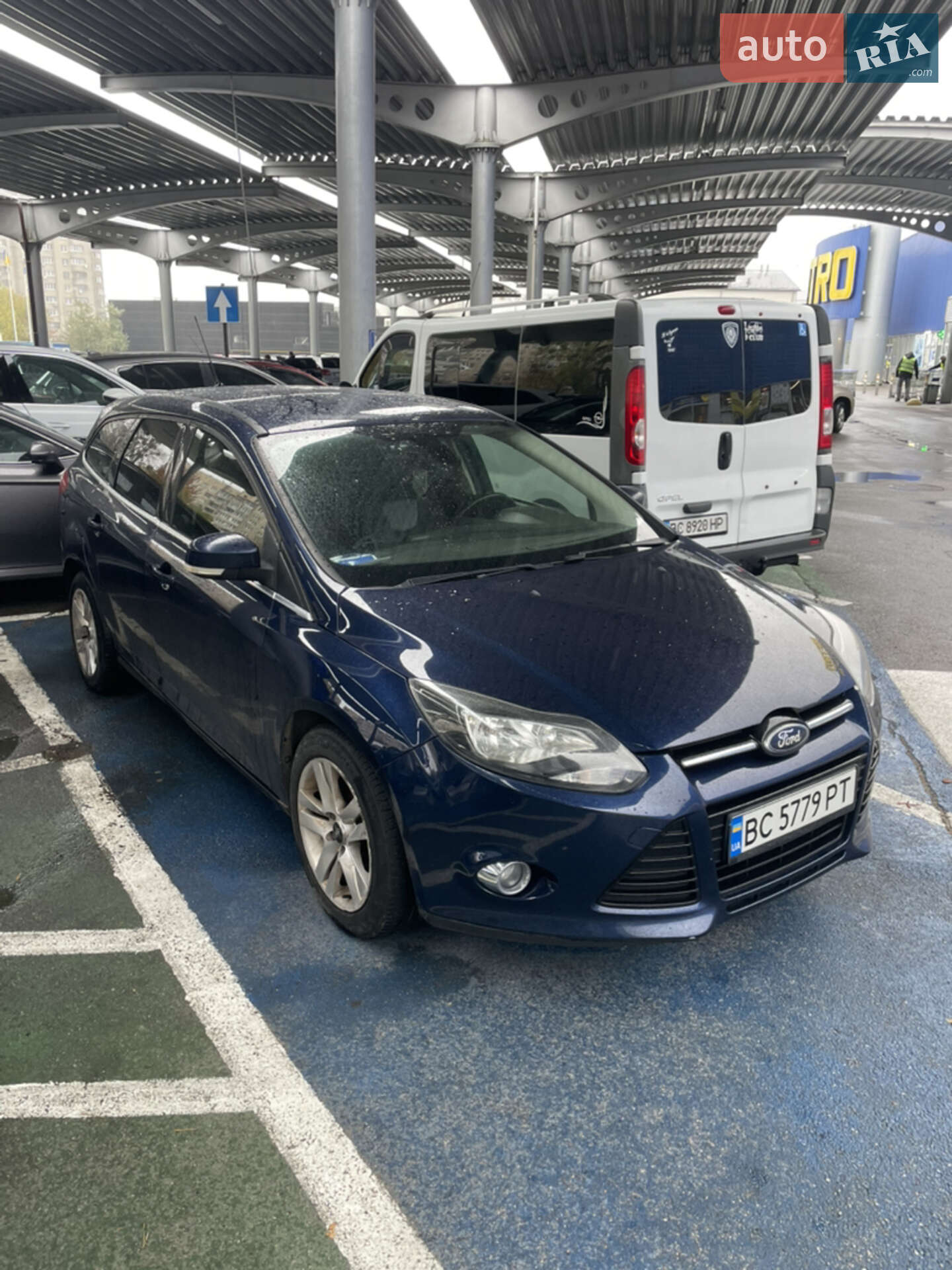 Головне фото звіту автомобіля FORD FOCUS 2013