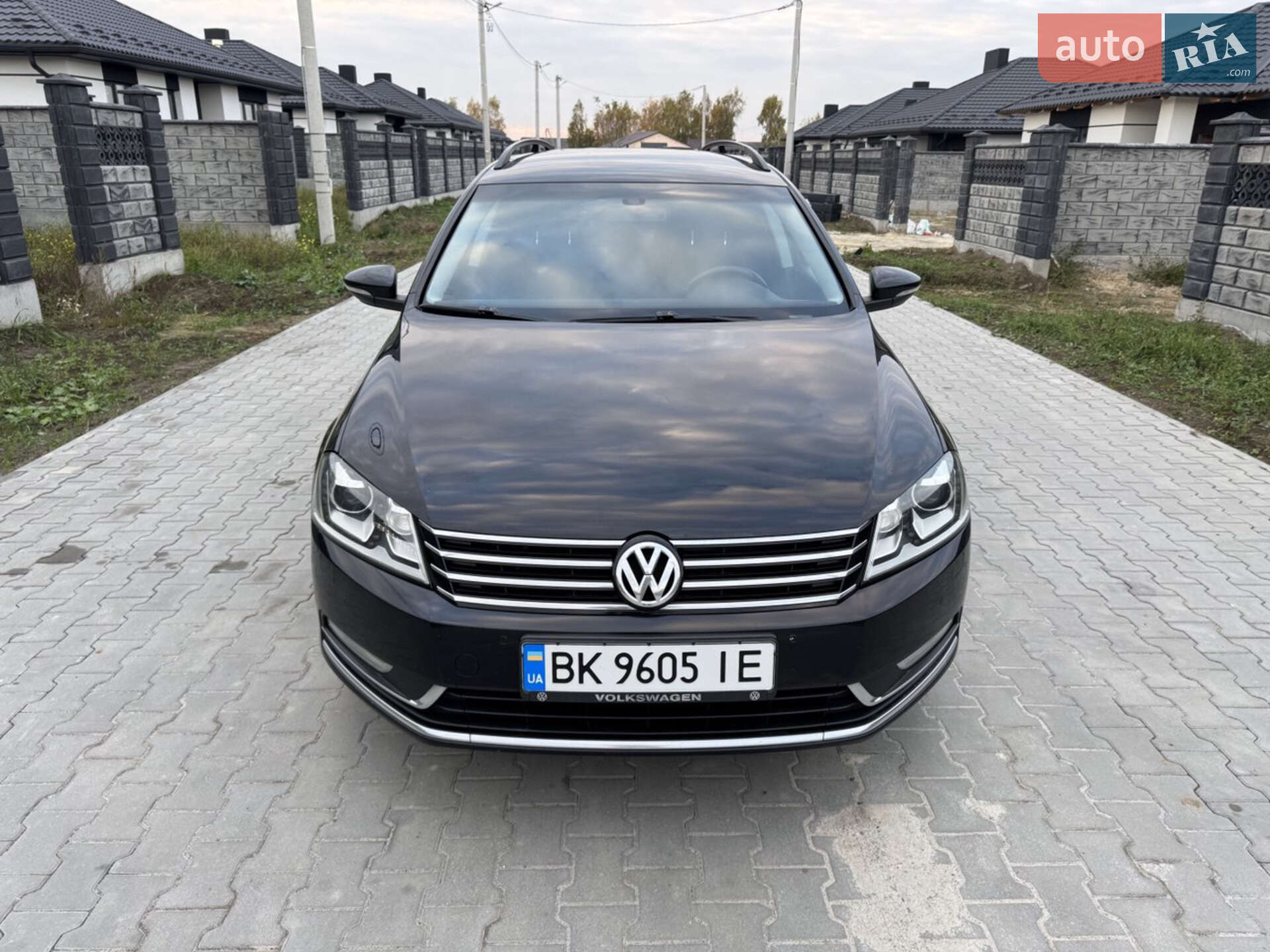 VOLKSWAGEN PASSAT 2011