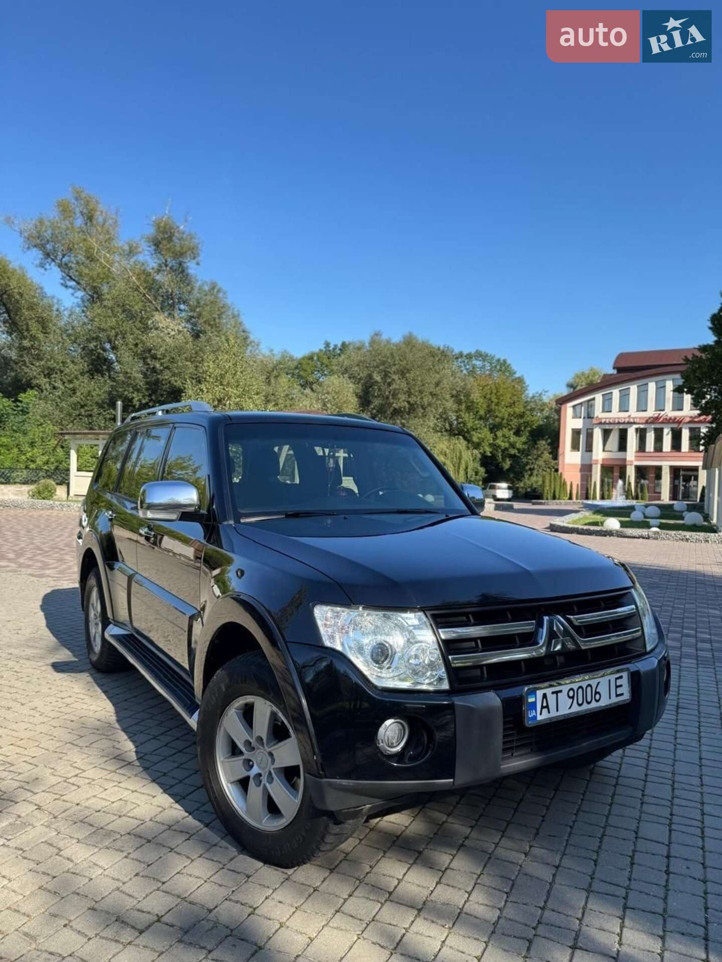 MITSUBISHI PAJERO