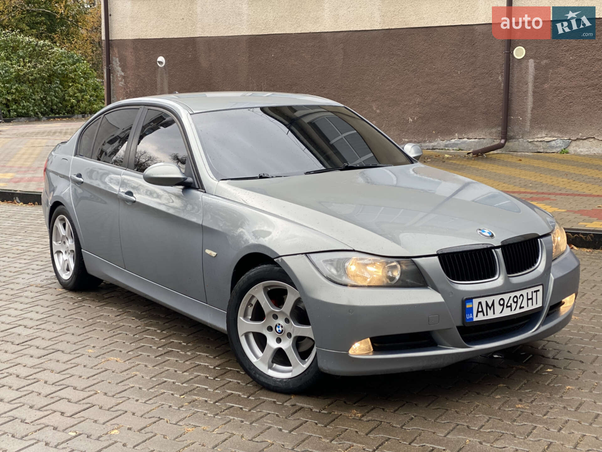Головне фото звіту автомобіля BMW 320I 2005