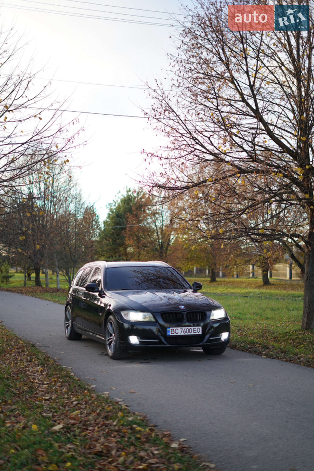 Головне фото звіту автомобіля BMW 318D 2011