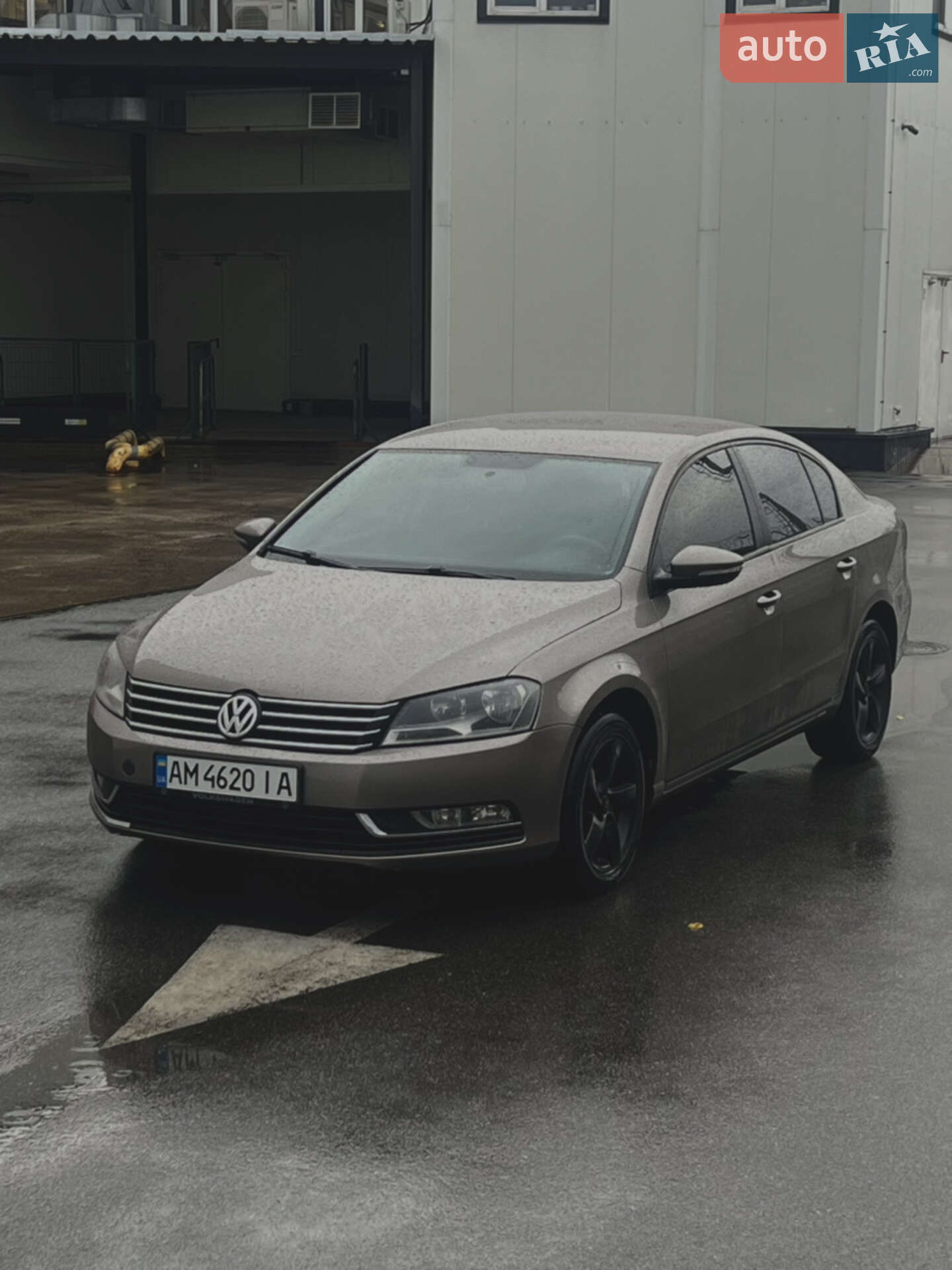 VOLKSWAGEN PASSAT 2011