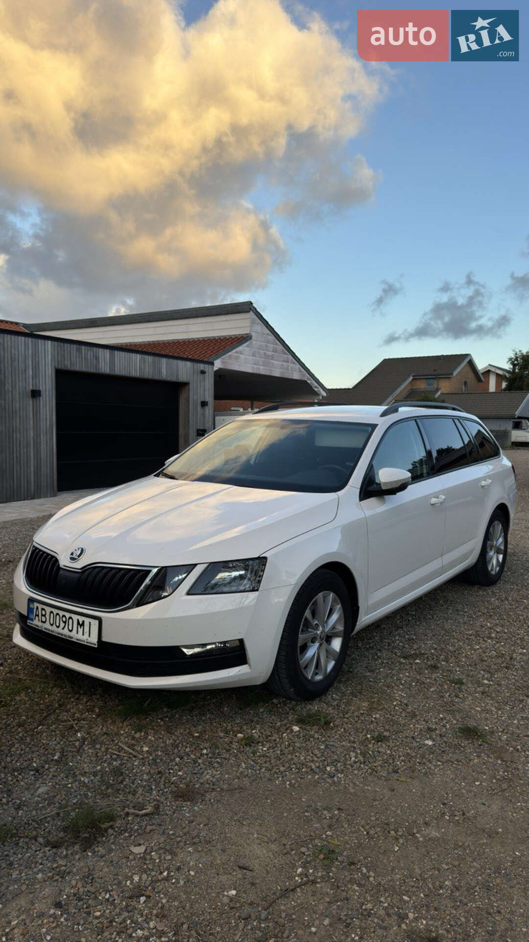 Головне фото звіту автомобіля SKODA OCTAVIA 2019