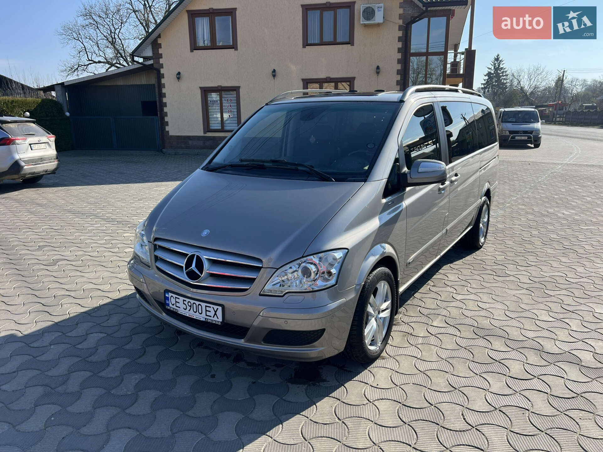 MERCEDES-BENZ VIANO 2012