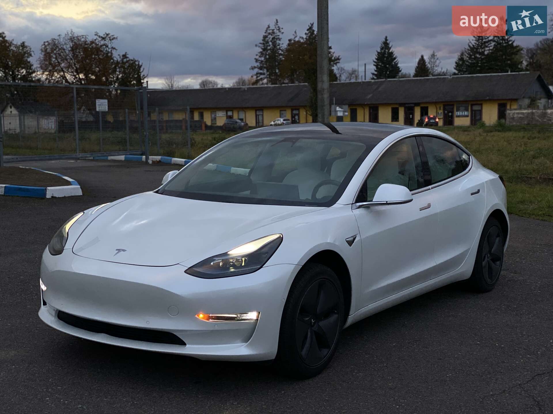 TESLA MODEL 3 2020
