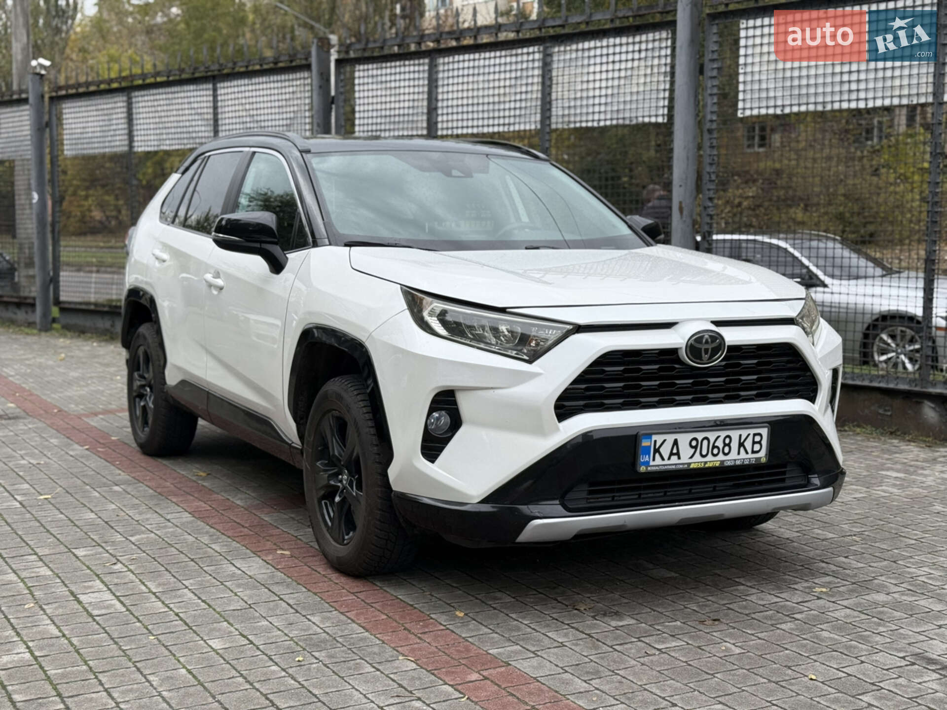 Головне фото звіту автомобіля TOYOTA RAV4 2019