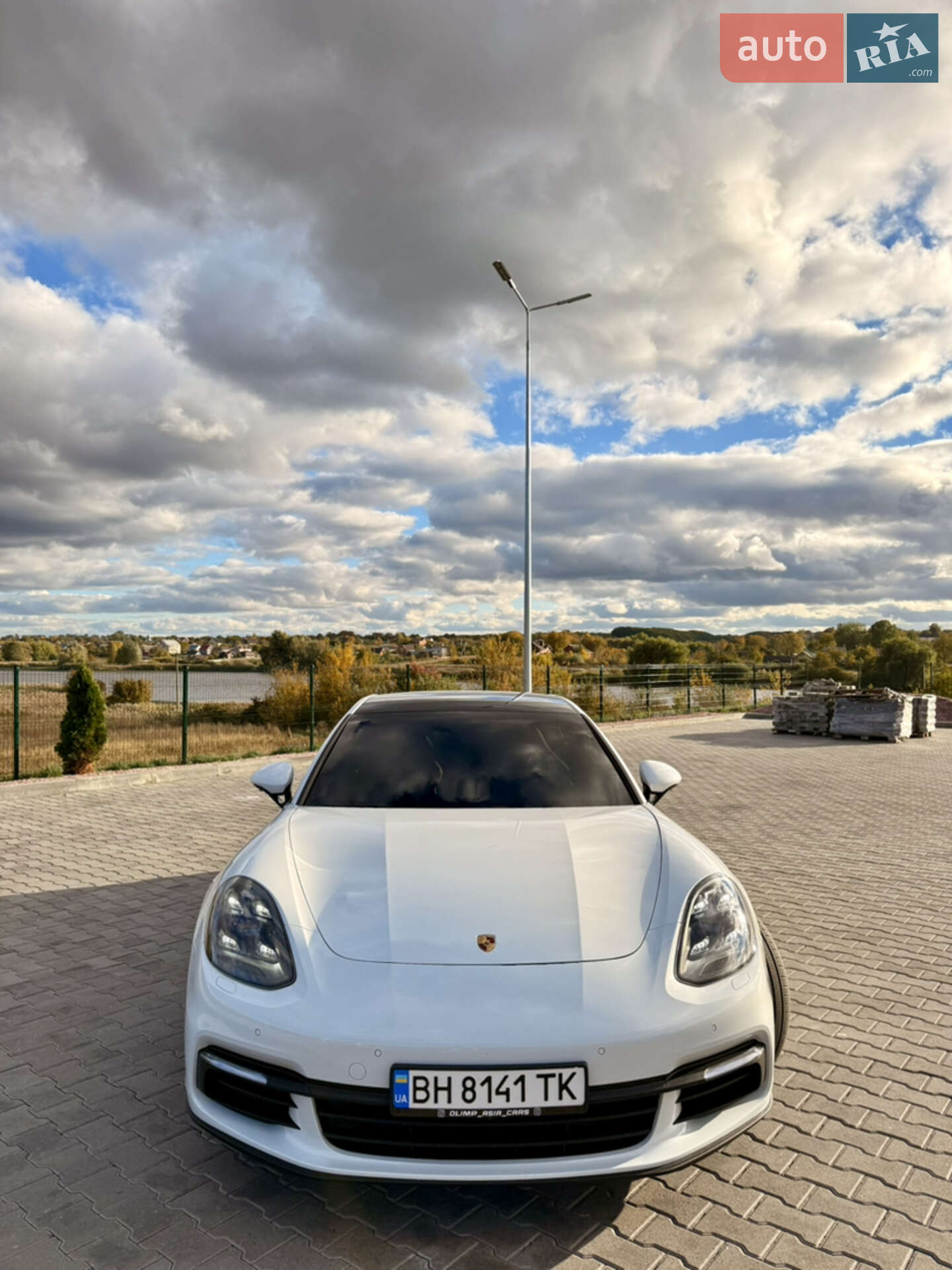Головне фото звіту автомобіля PORSCHE PANAMERA 2018