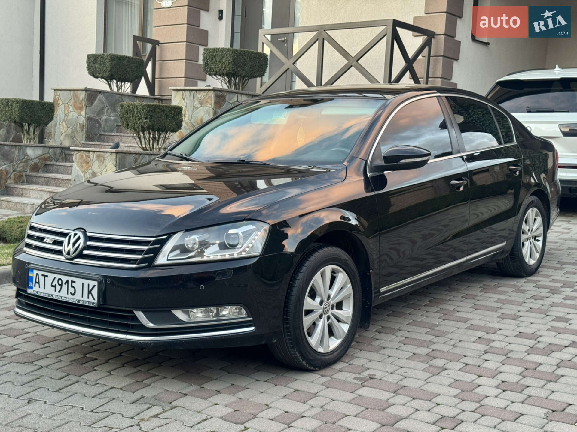 VOLKSWAGEN PASSAT 2012