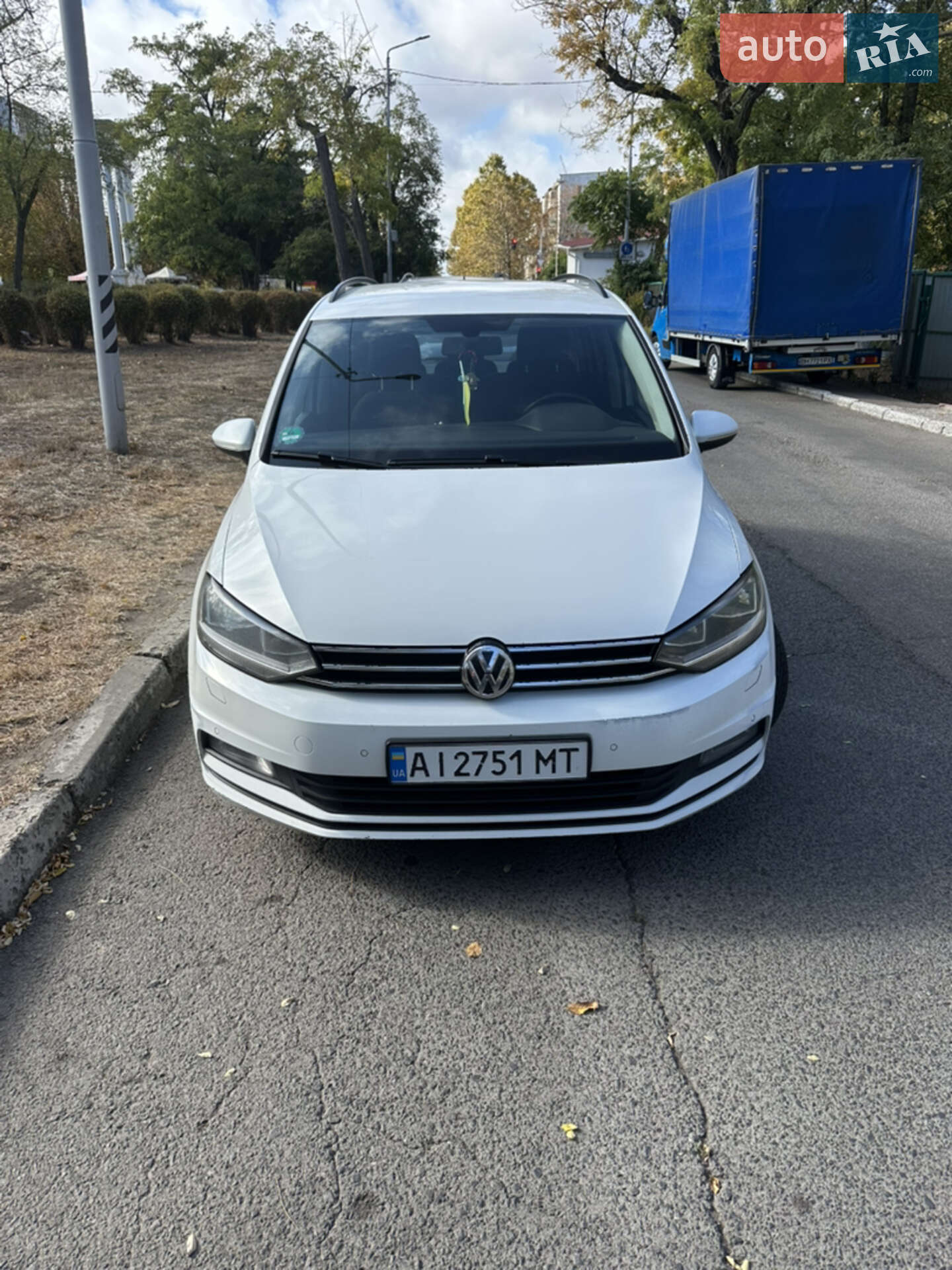 VOLKSWAGEN TOURAN 2016