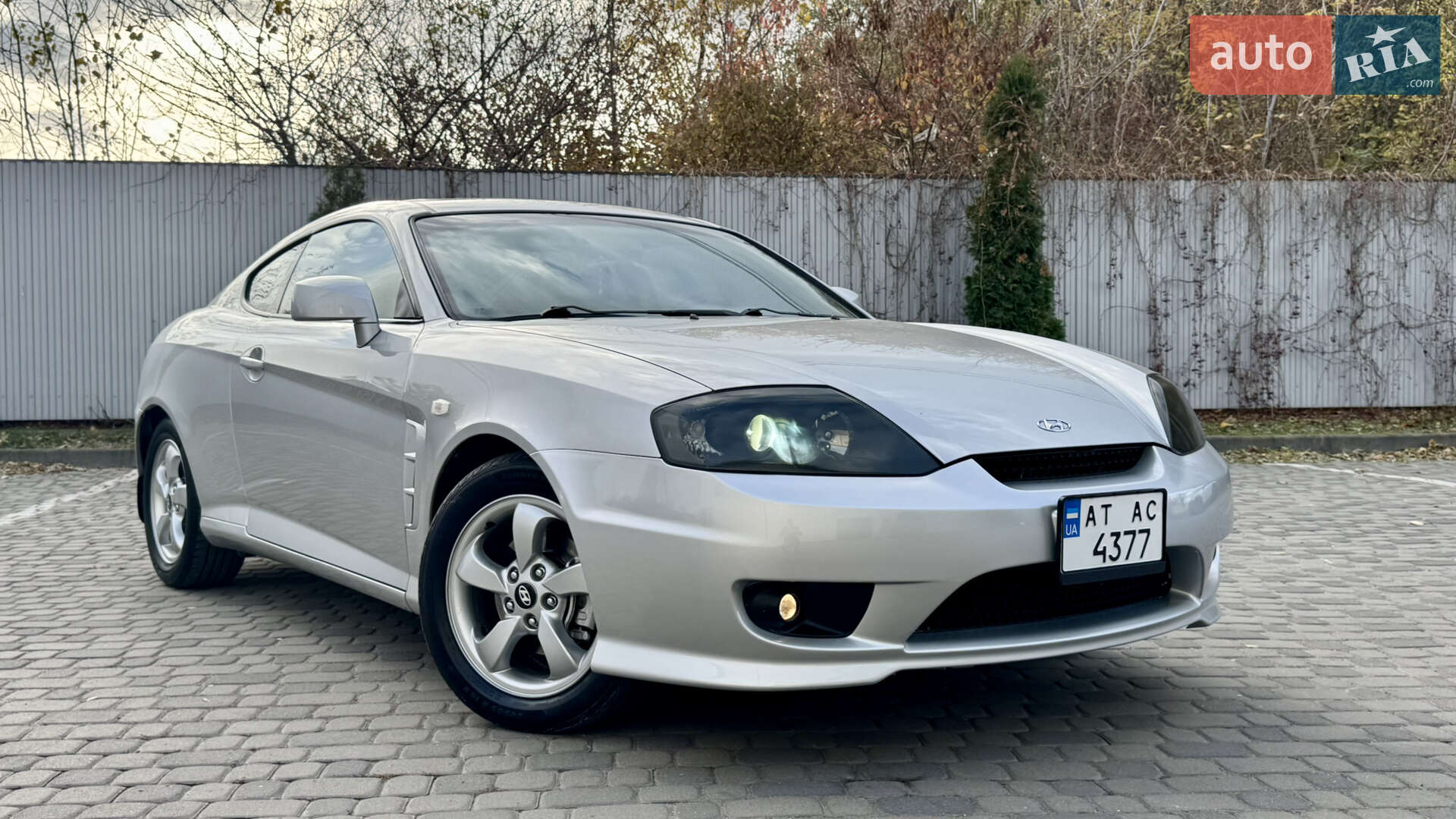 HYUNDAI COUPE 2005