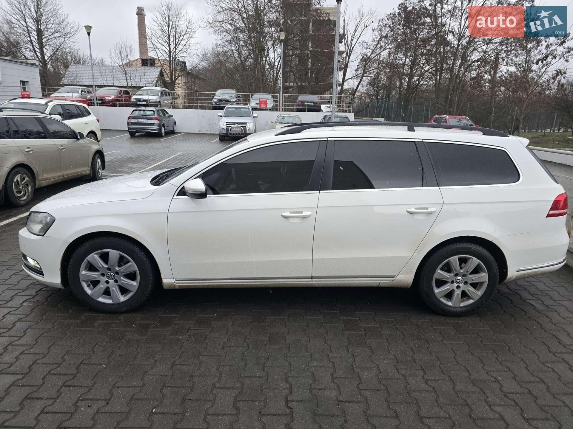 VOLKSWAGEN PASSAT 2011
