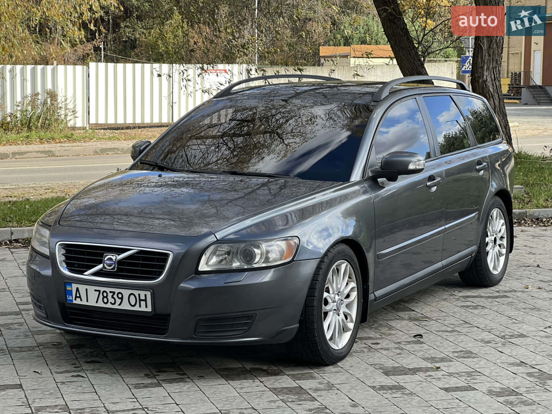 Головне фото звіту автомобіля VOLVO V50 2008