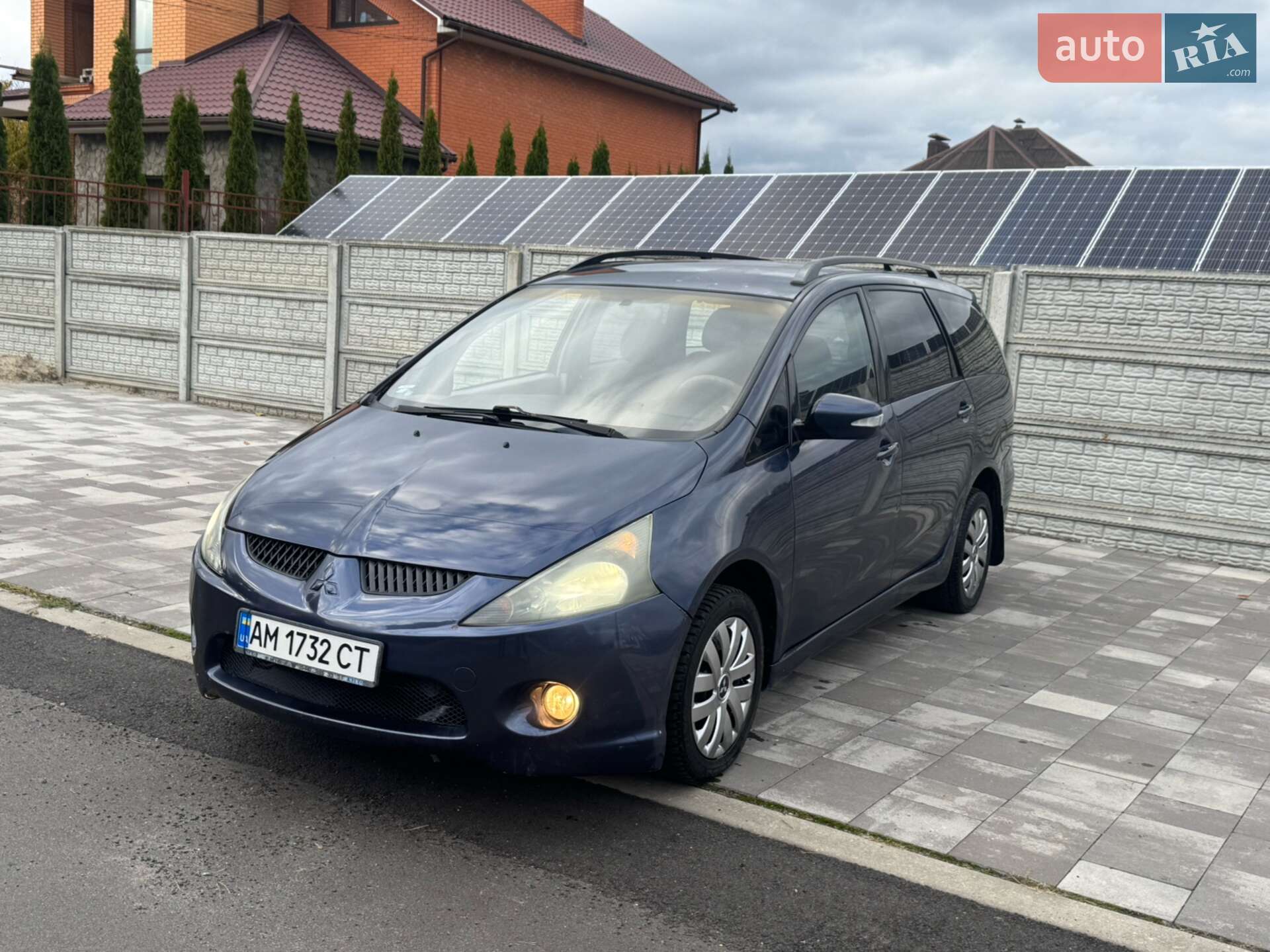 MITSUBISHI GRANDIS 2004