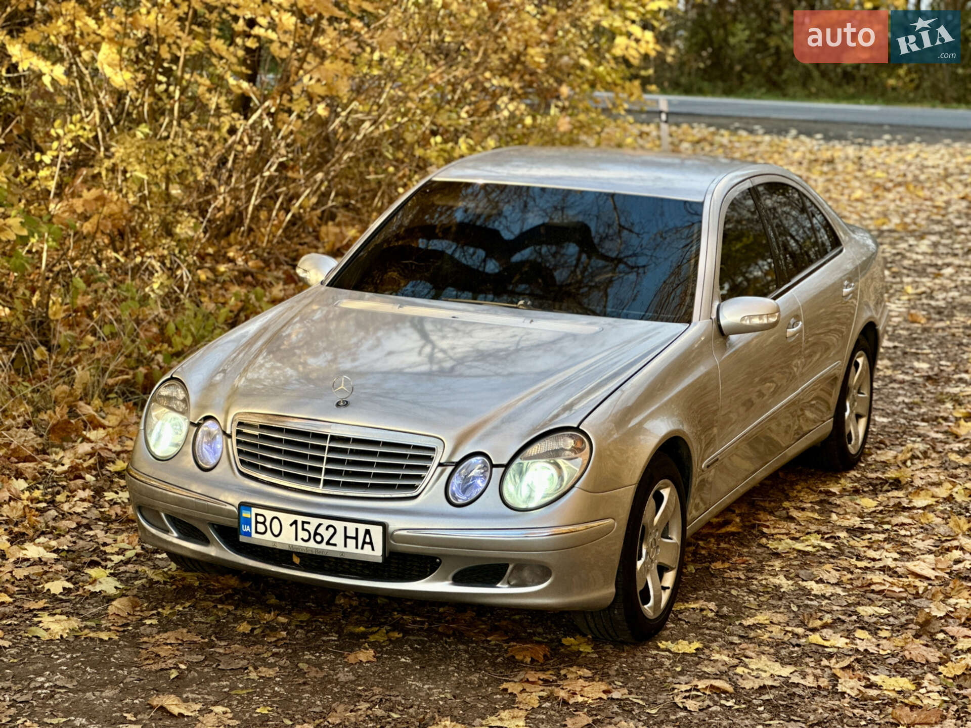 MERCEDES-BENZ E 220 2003