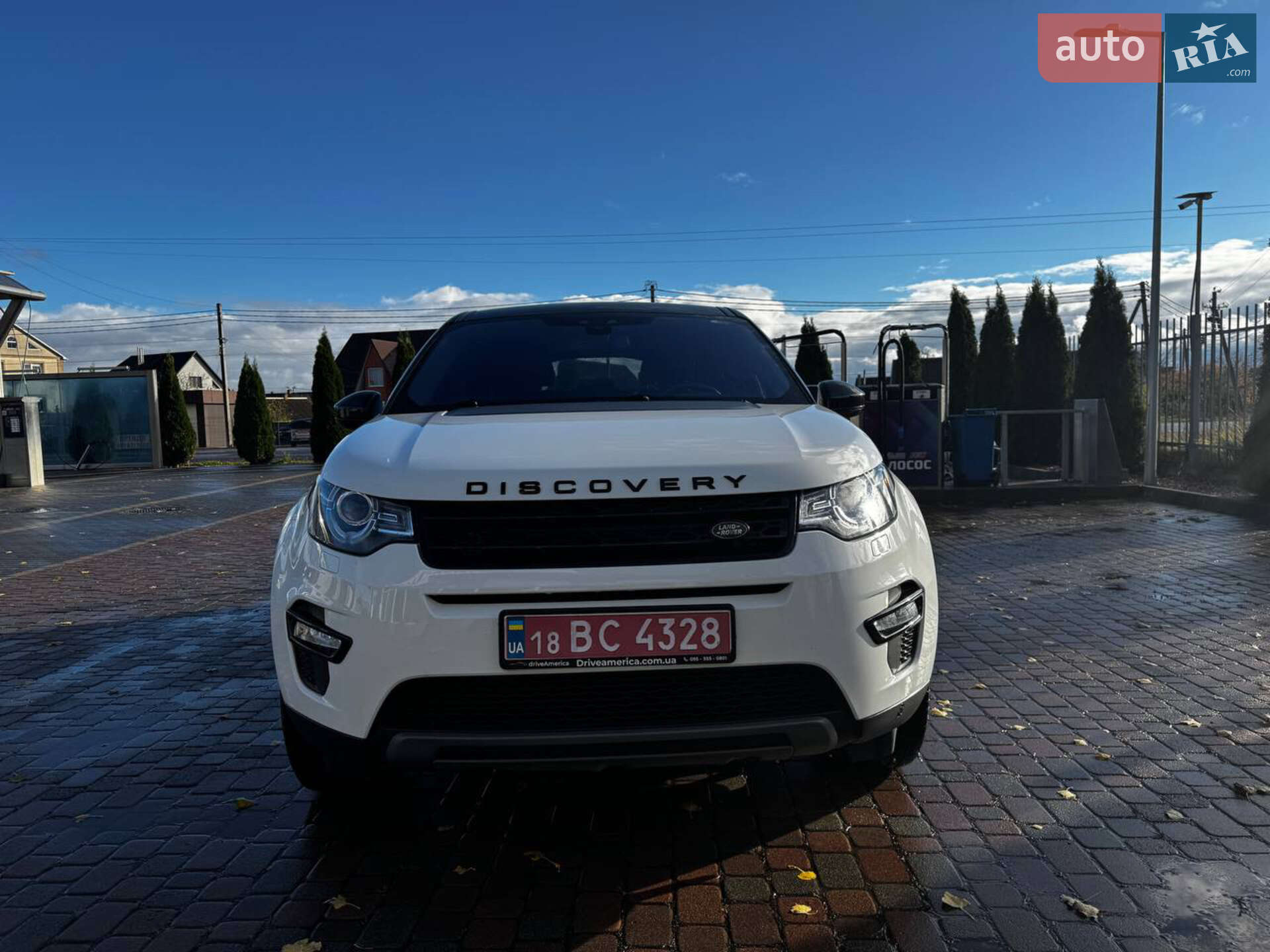 Головне фото звіту автомобіля LAND ROVER DISCOVERY 2019