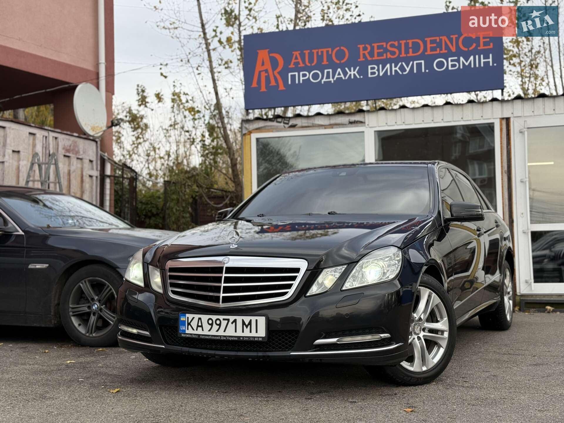 MERCEDES-BENZ E 300 2011