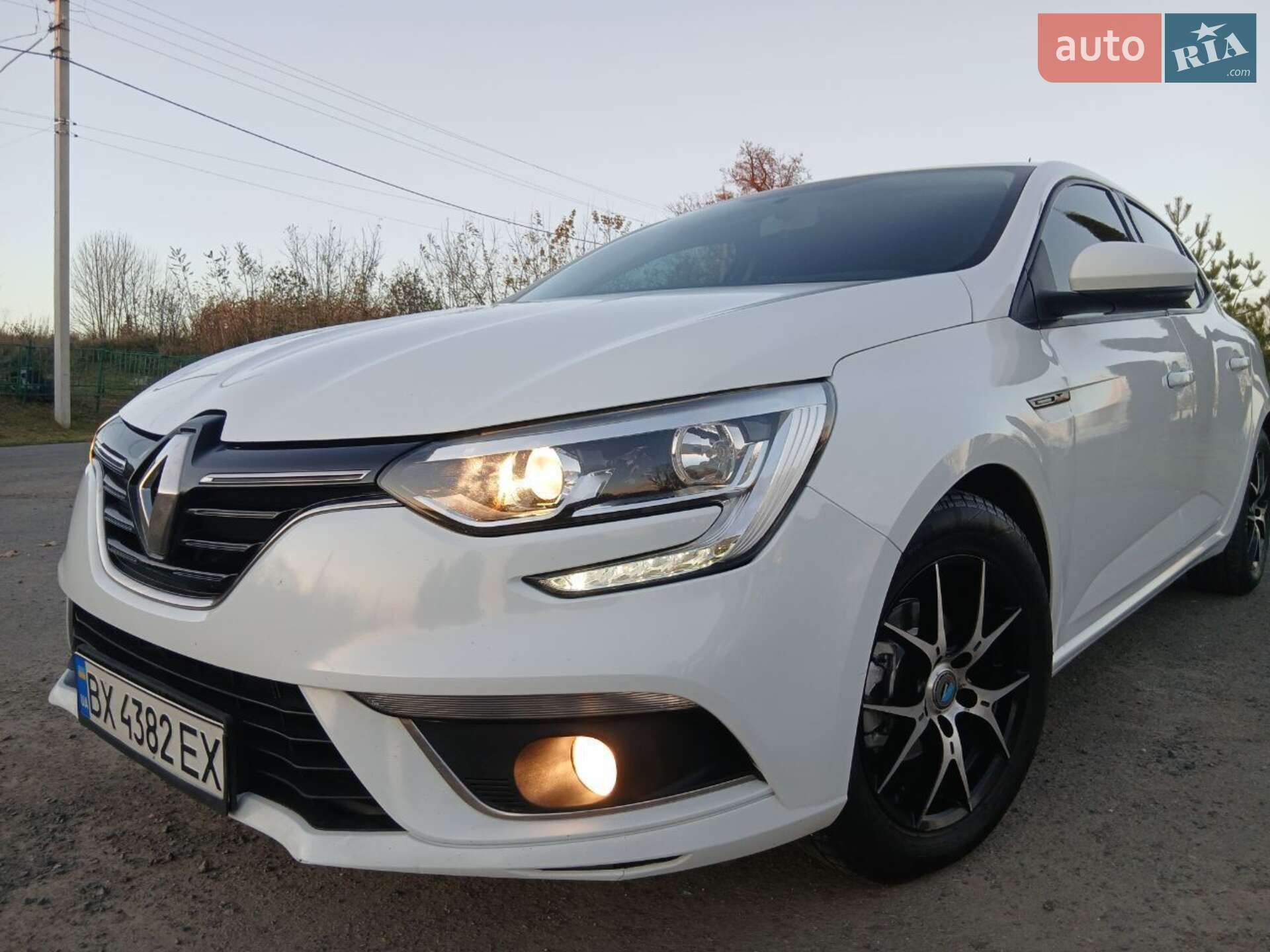 Головне фото звіту автомобіля RENAULT MEGANE 2016