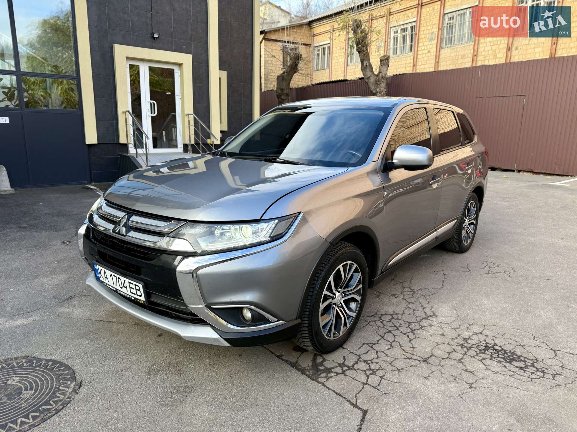 MITSUBISHI OUTLANDER 2020