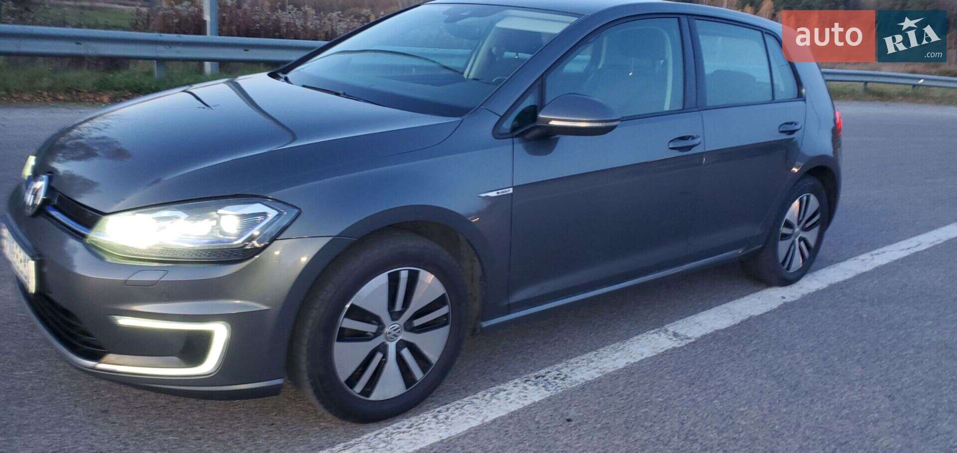 VOLKSWAGEN E-GOLF 2017