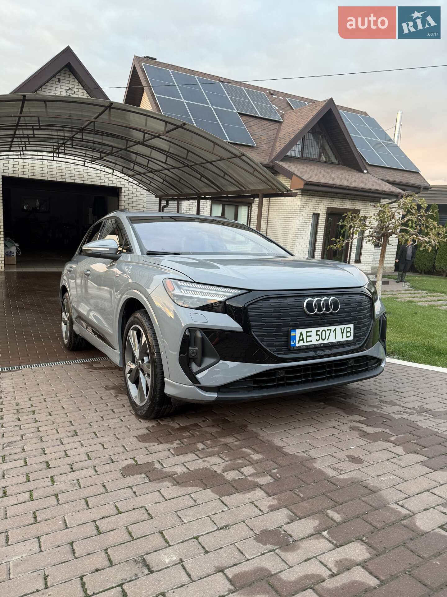 AUDI Q4 E-TRON 2024