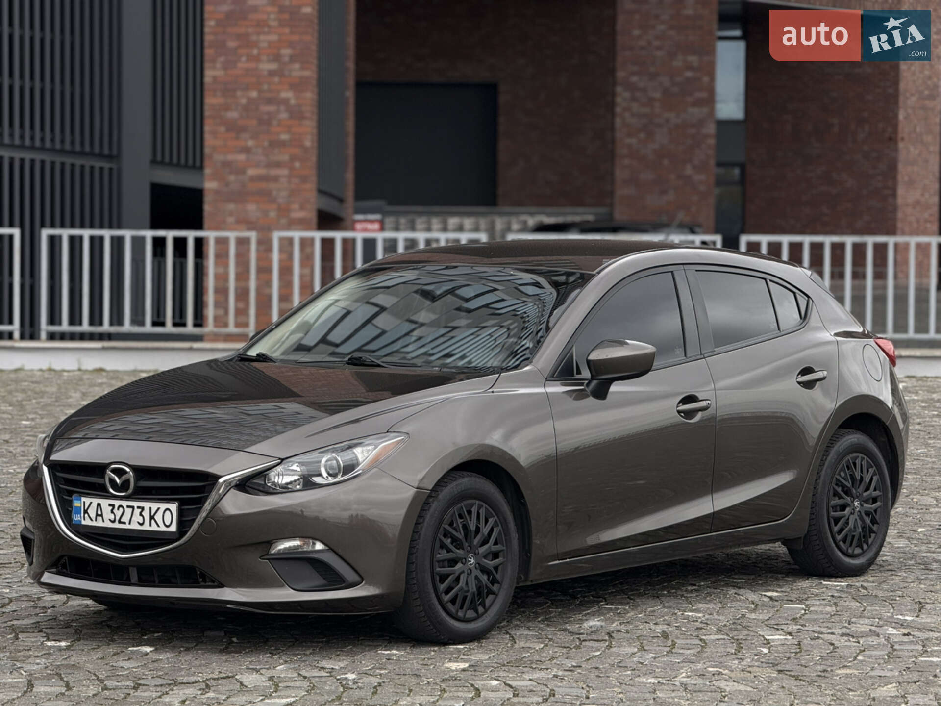 Головне фото звіту автомобіля MAZDA 3 2016