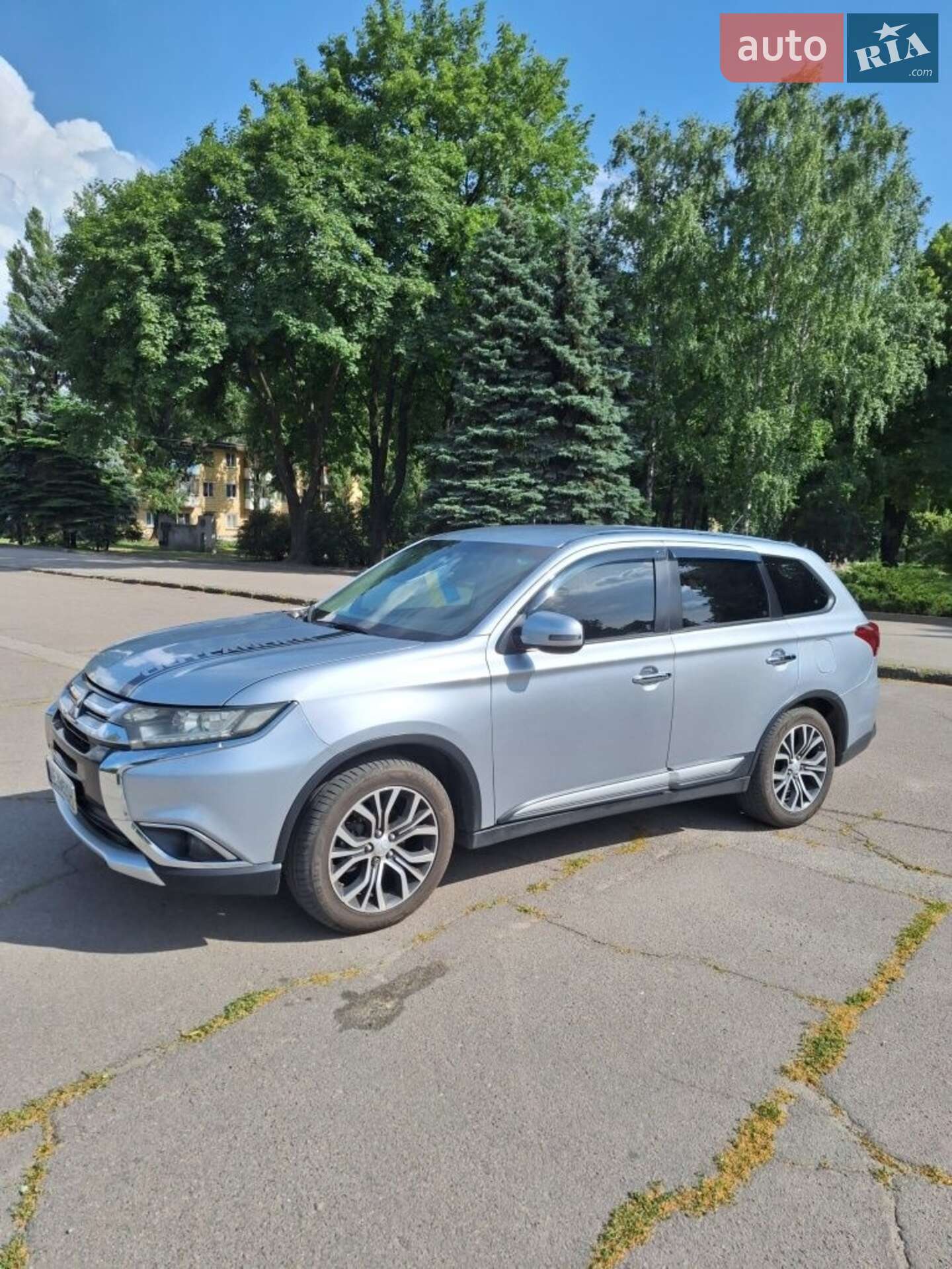 Головне фото звіту автомобіля MITSUBISHI OUTLANDER 2015
