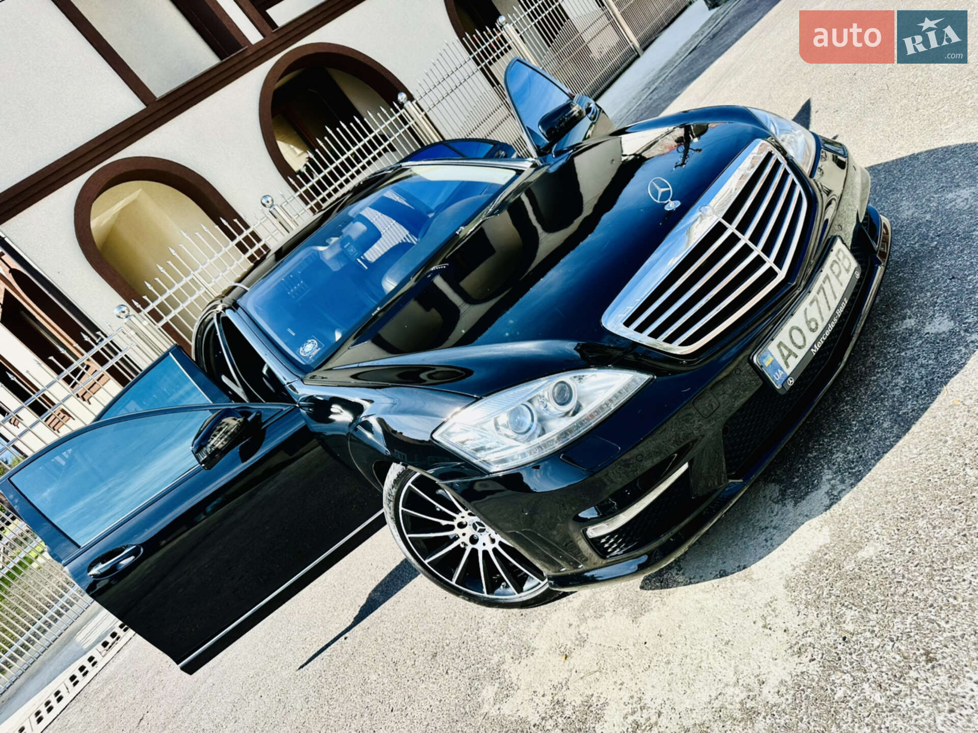 MERCEDES-BENZ S 550