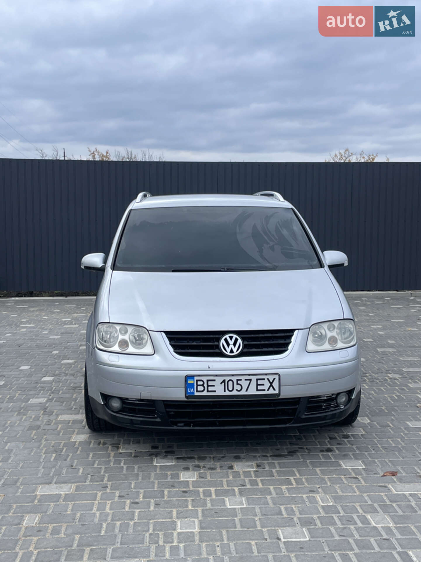 VOLKSWAGEN TOURAN 2004