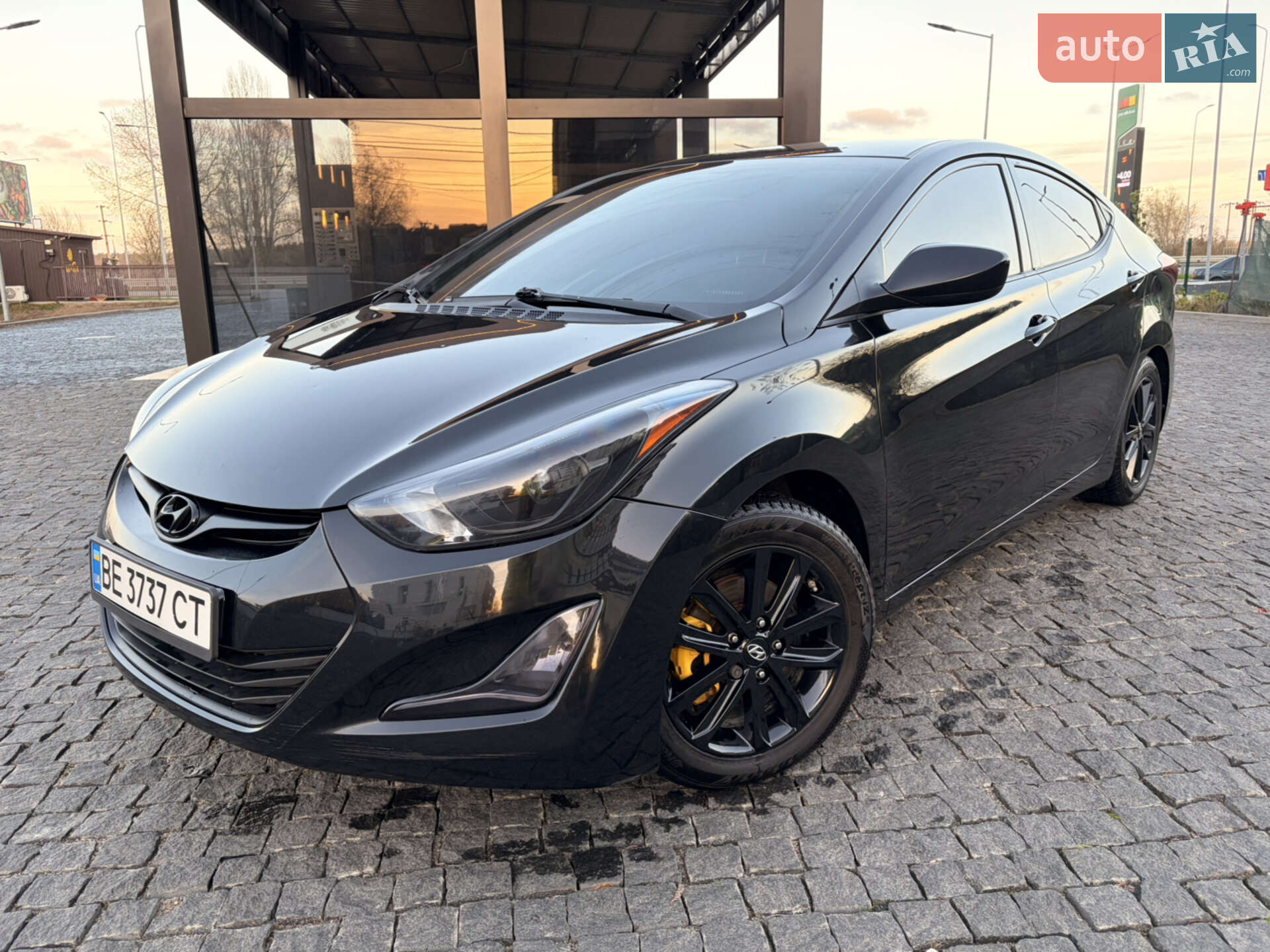 HYUNDAI ELANTRA