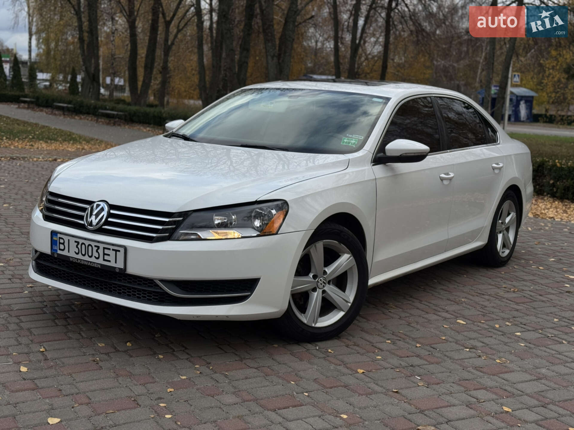 VOLKSWAGEN PASSAT 2011