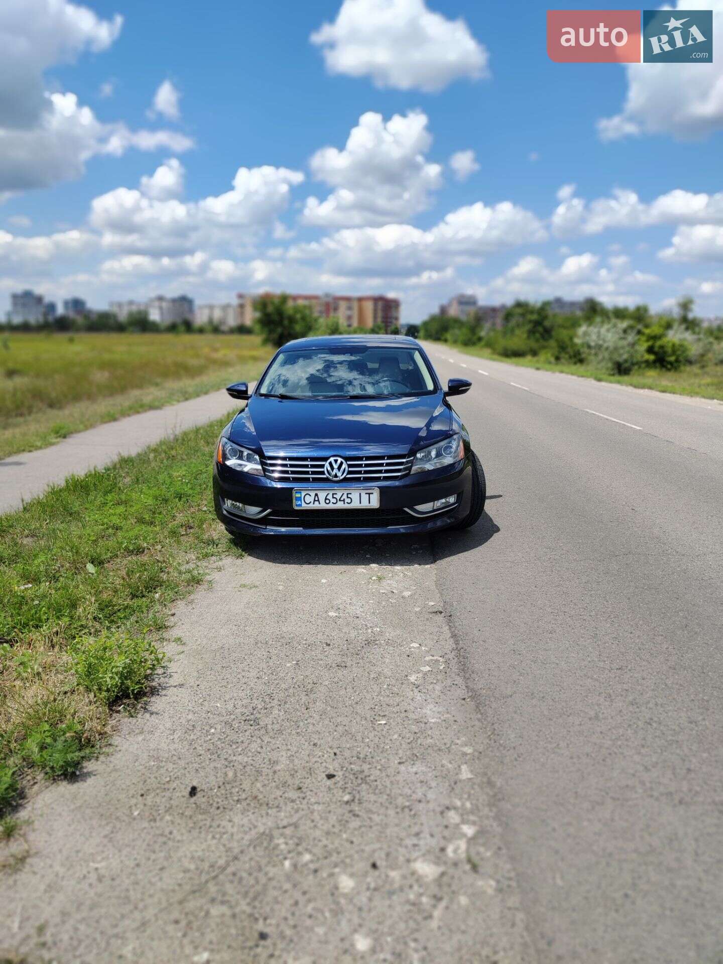 VOLKSWAGEN PASSAT 2011