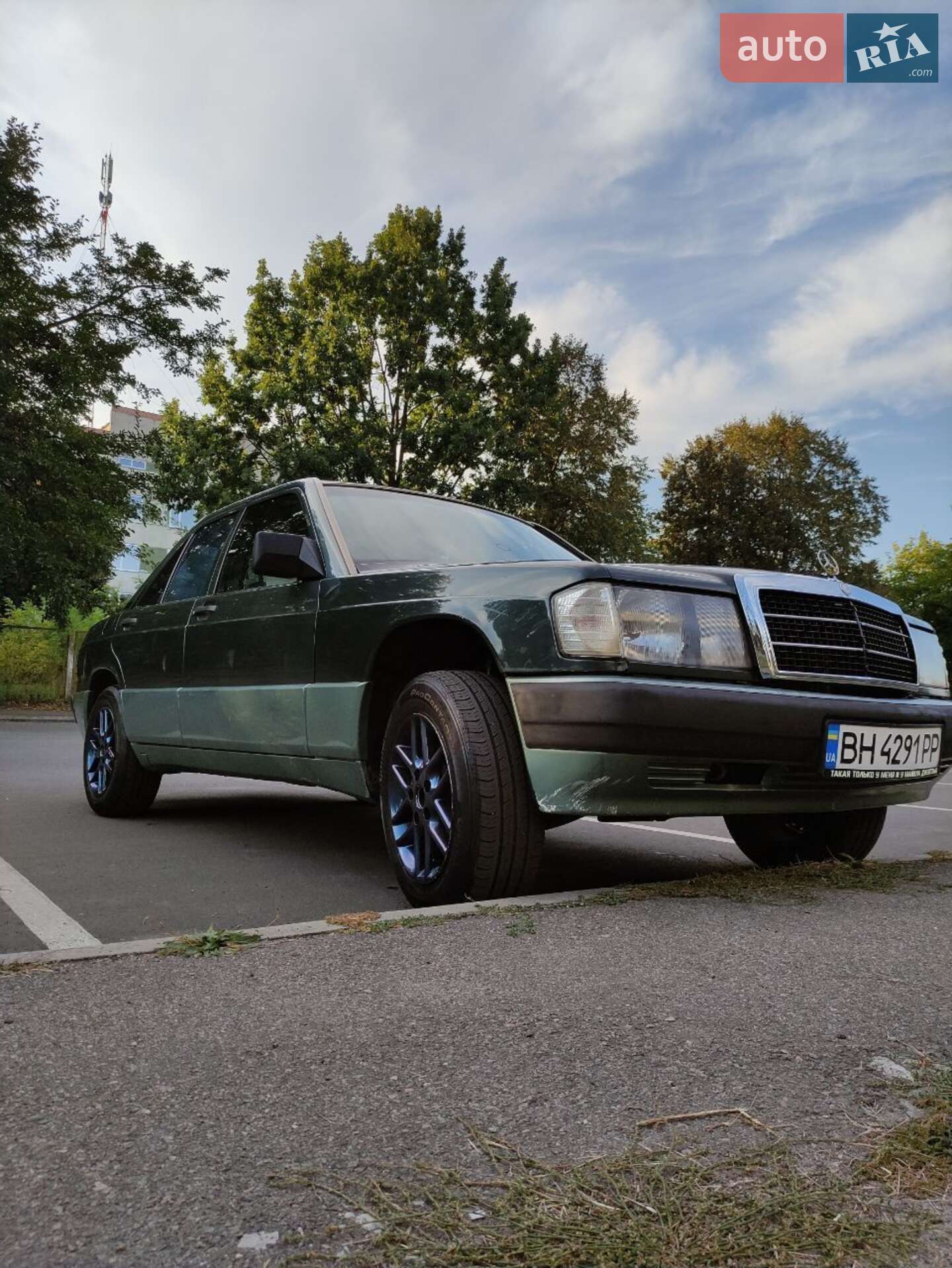 MERCEDES-BENZ 190 1990