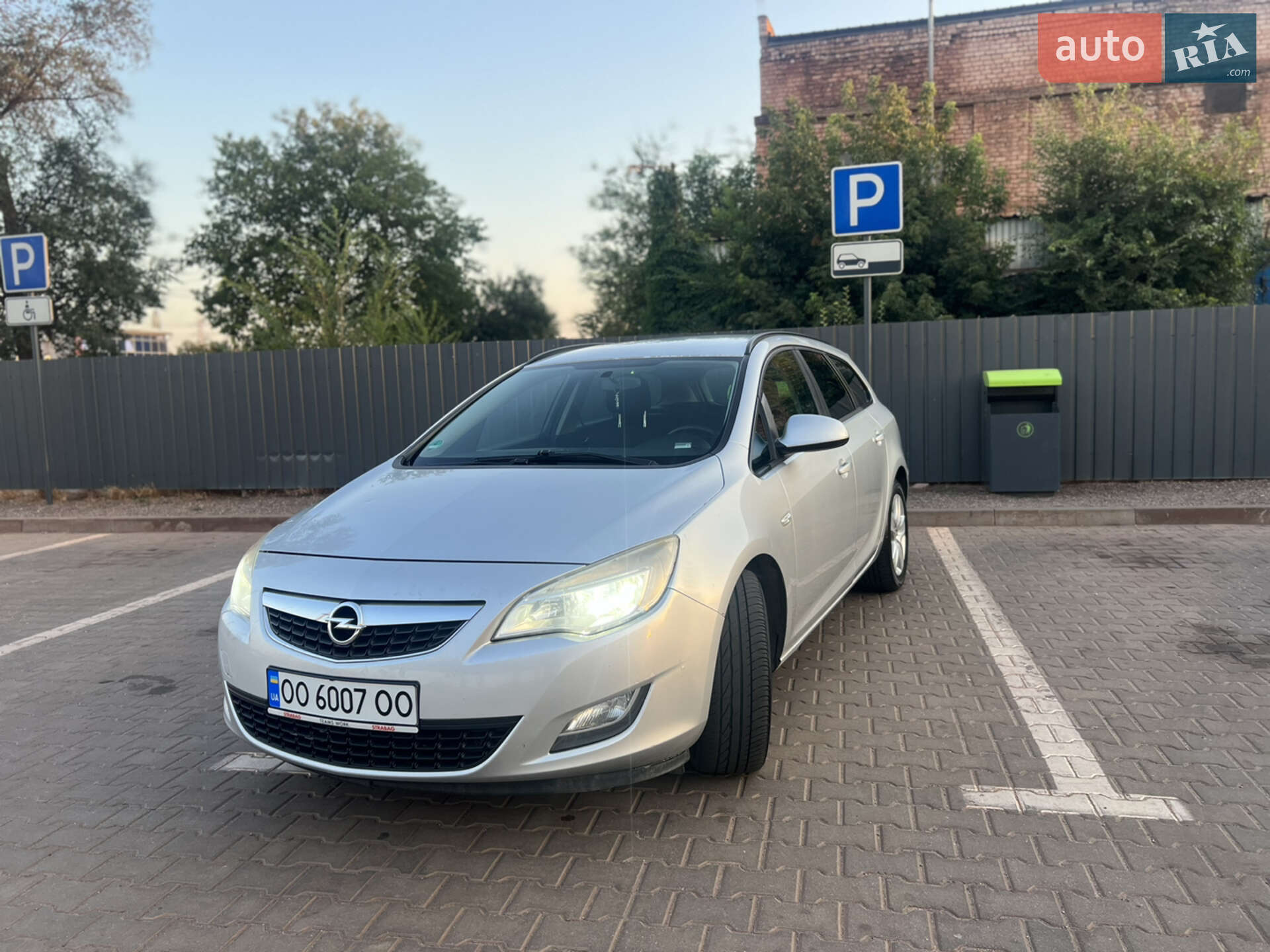 OPEL ASTRA CARAVAN 2011