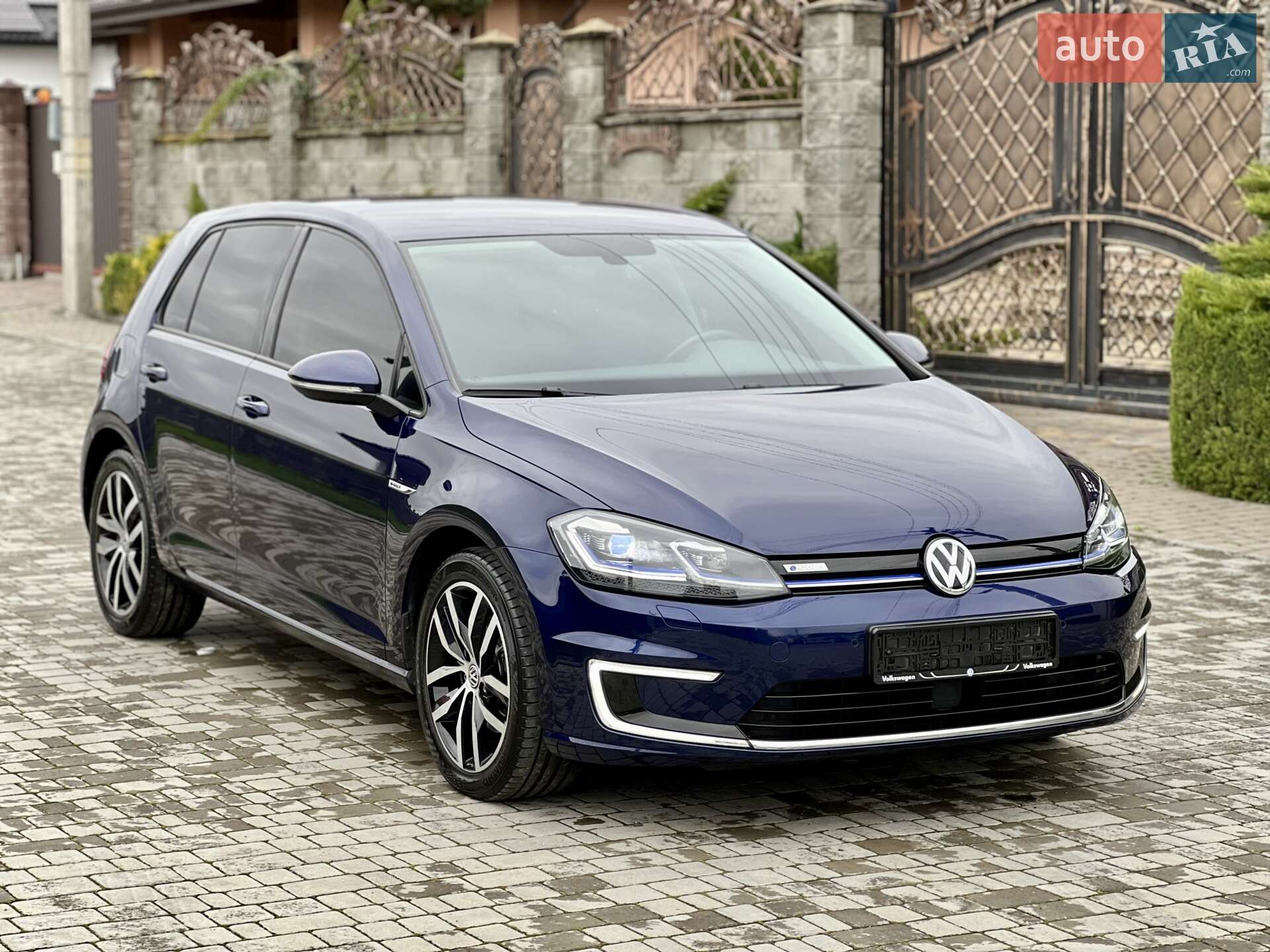 VOLKSWAGEN E-GOLF 2018