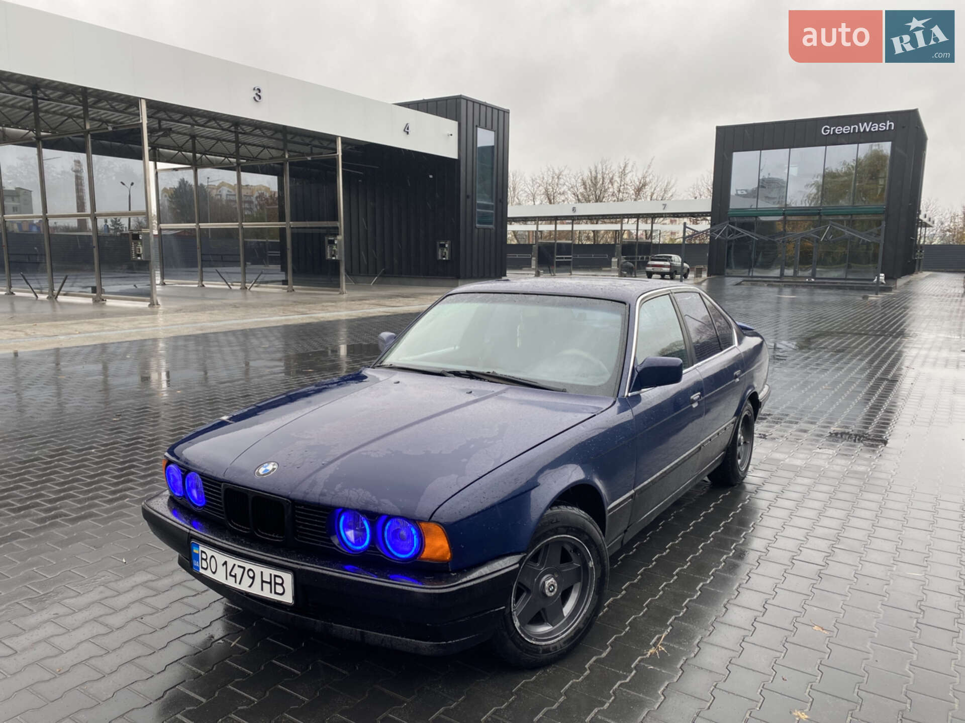 Головне фото звіту автомобіля BMW 518 1990