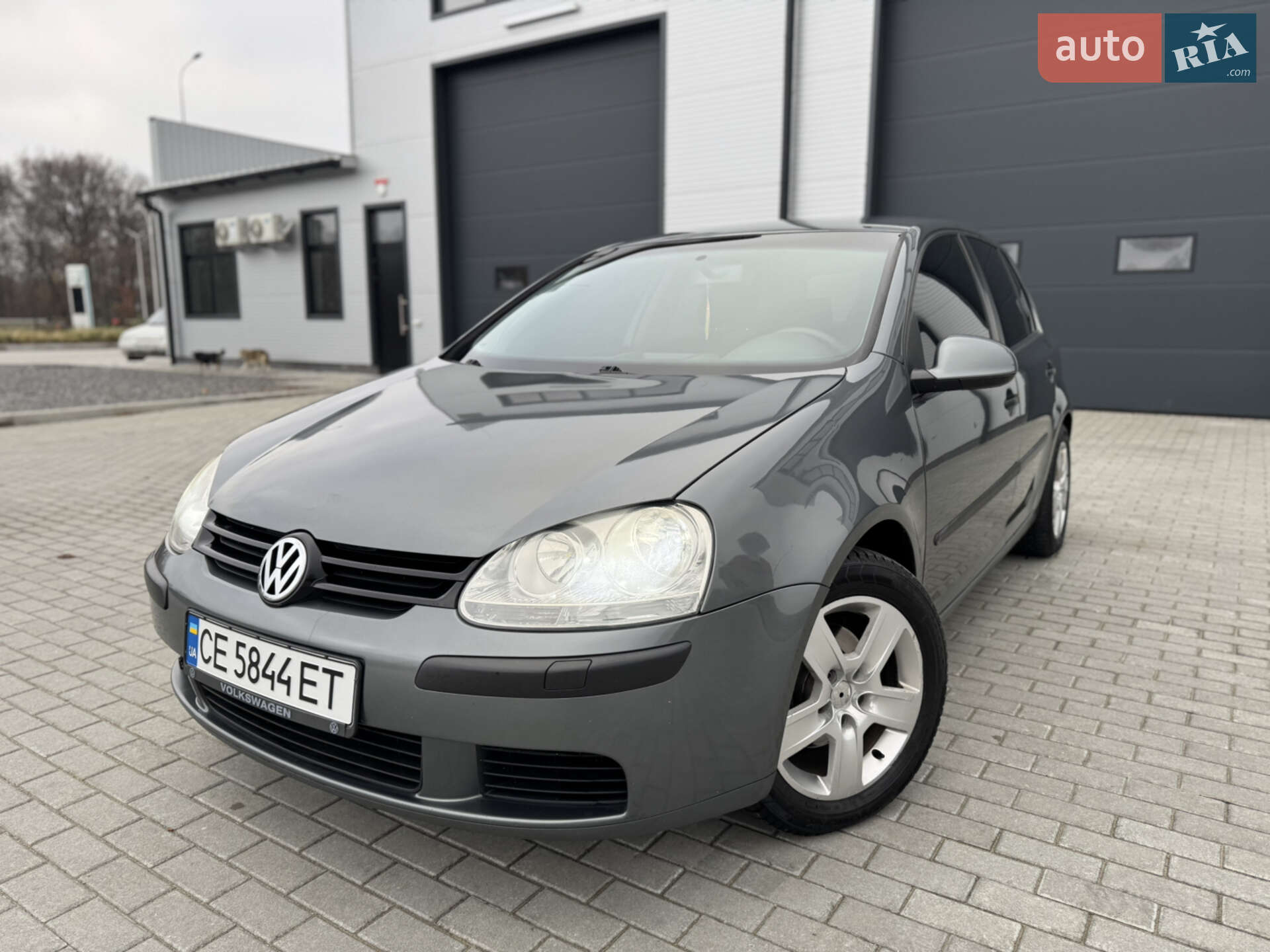 VOLKSWAGEN GOLF 2004