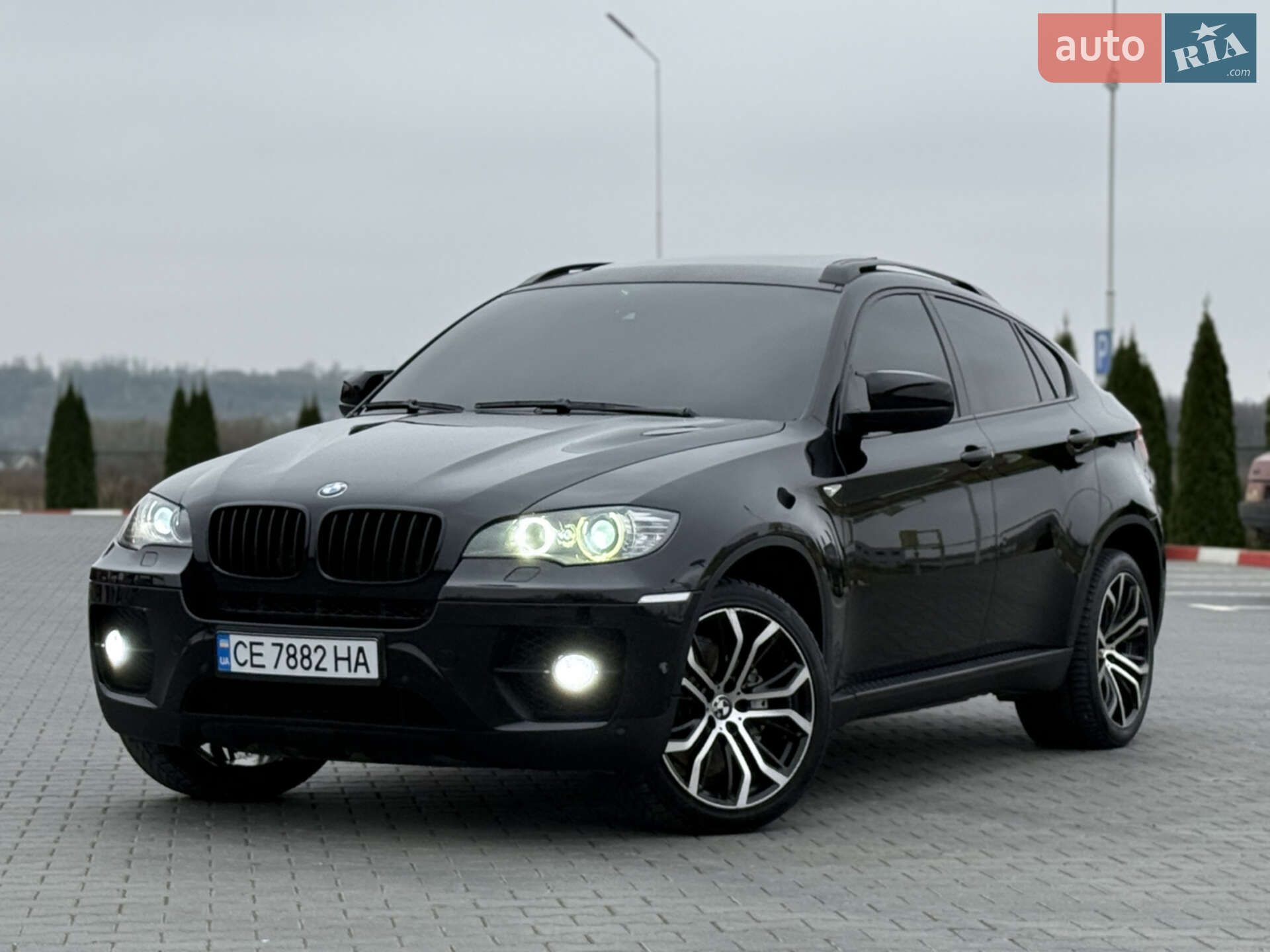 Головне фото звіту автомобіля BMW X6 2011