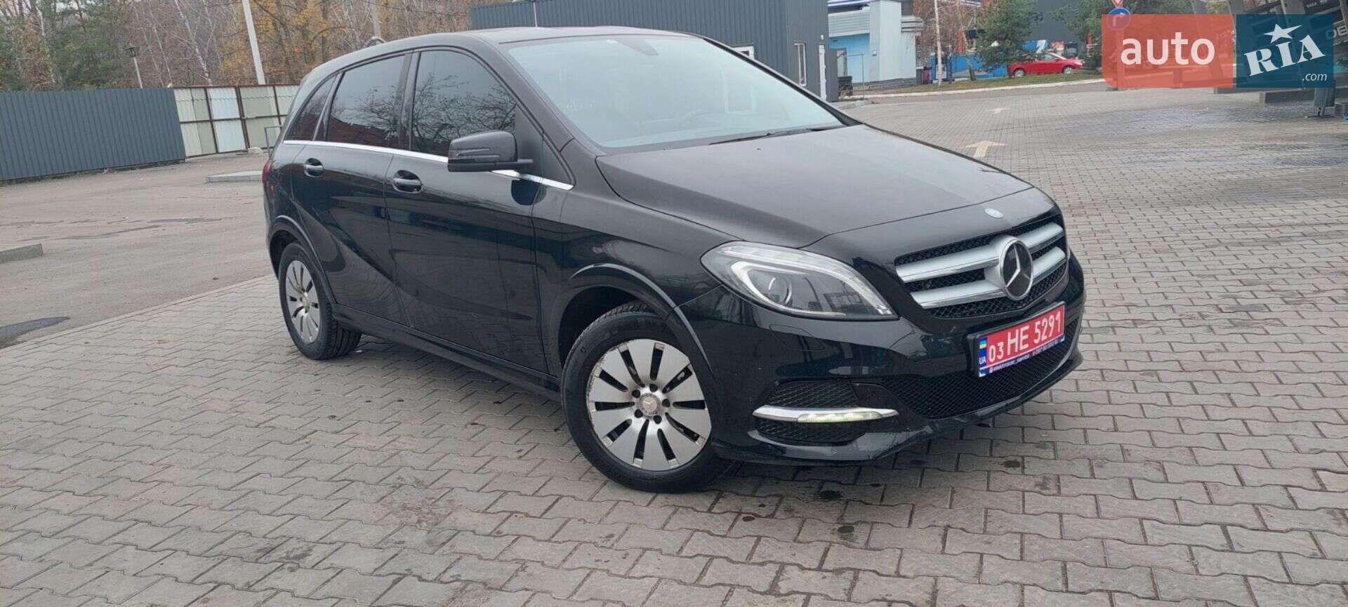 Головне фото звіту автомобіля MERCEDES-BENZ B 250E 2015