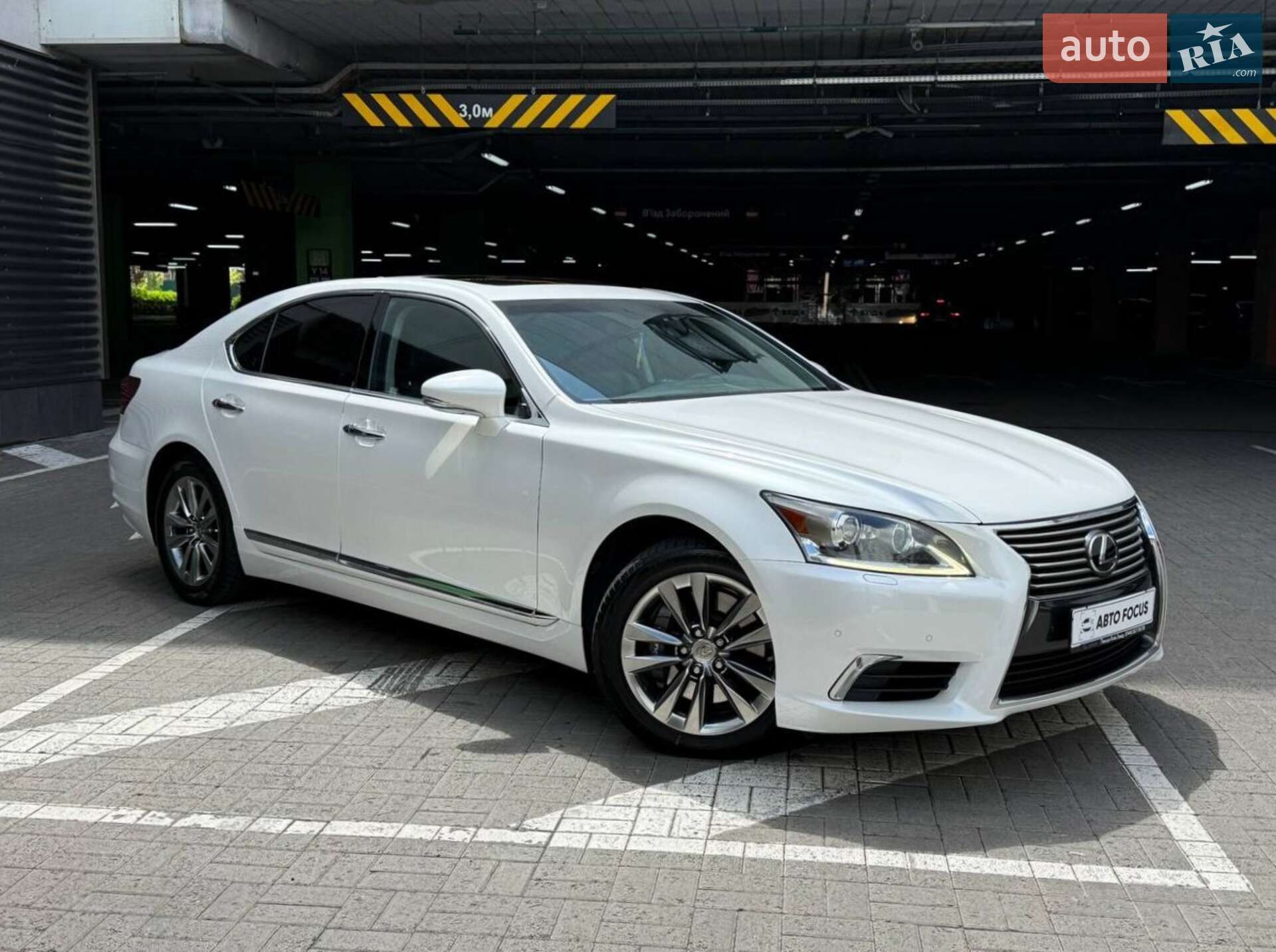 Головне фото звіту автомобіля LEXUS LS 460 2015