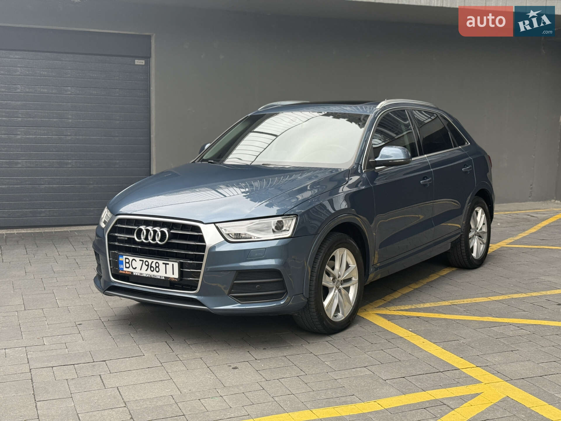 Головне фото звіту автомобіля AUDI Q3 2015